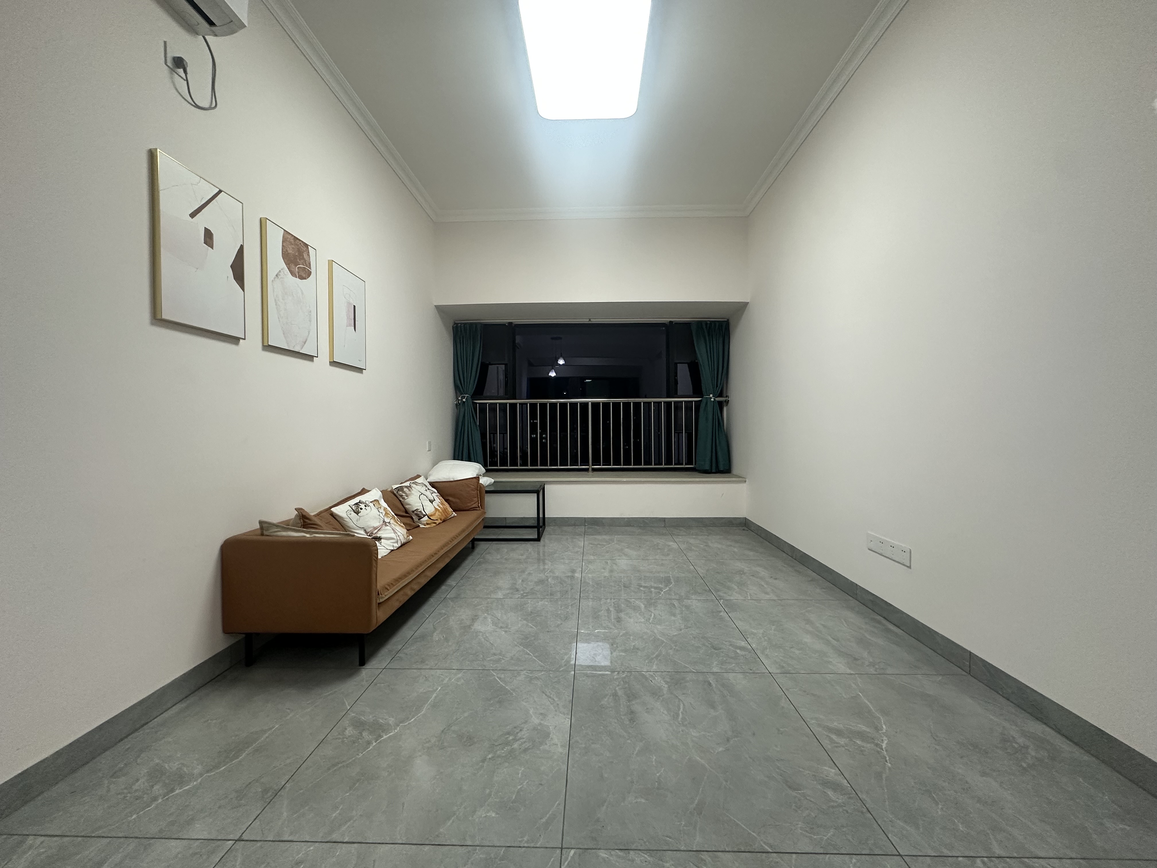 逸龙广场 2室2厅1卫 132.0万 逸龙广场 2室2厅1卫 132.0万客厅