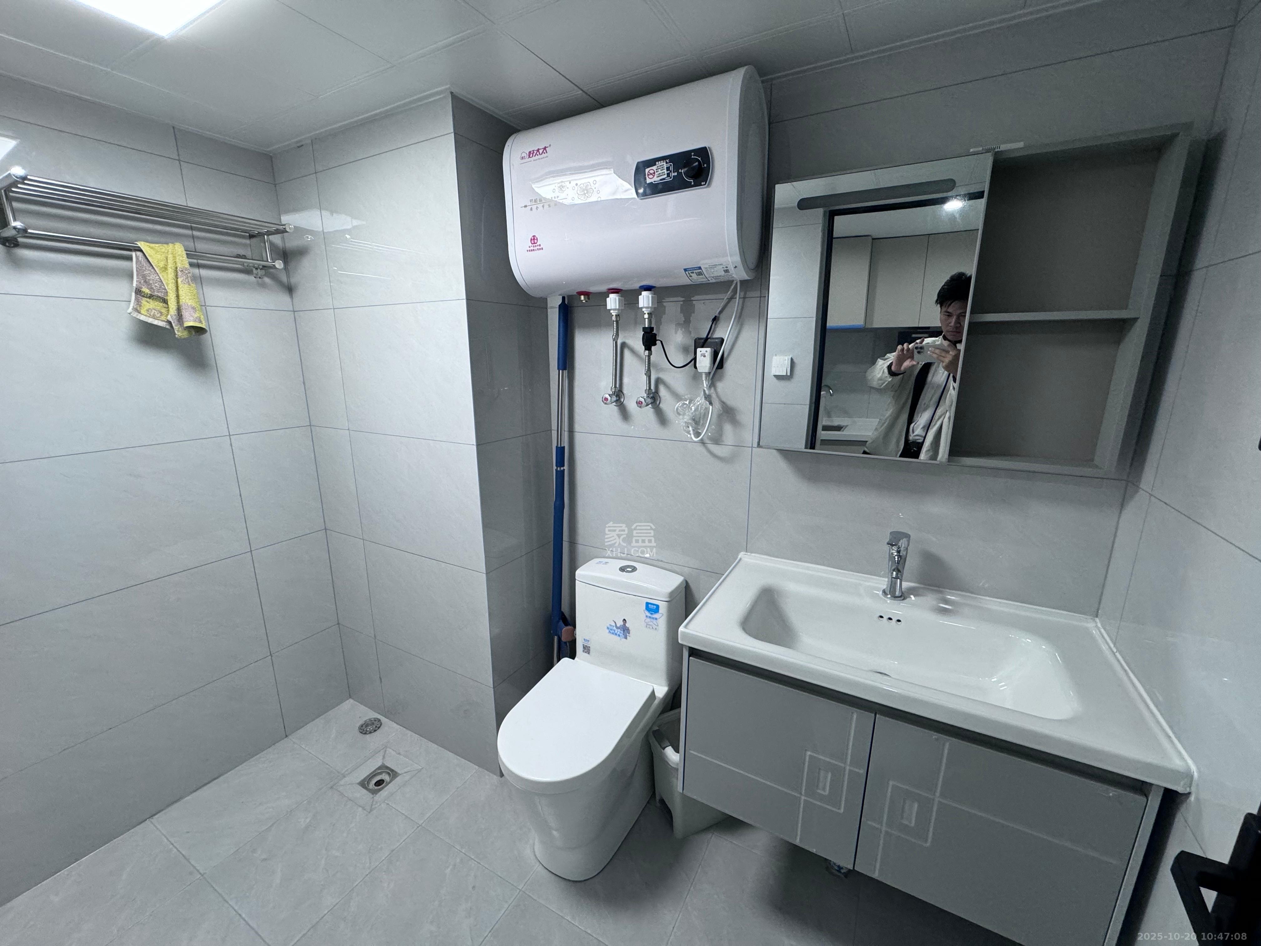 绿地商务广场  1室0厅0卫    1700.0元/月室内图