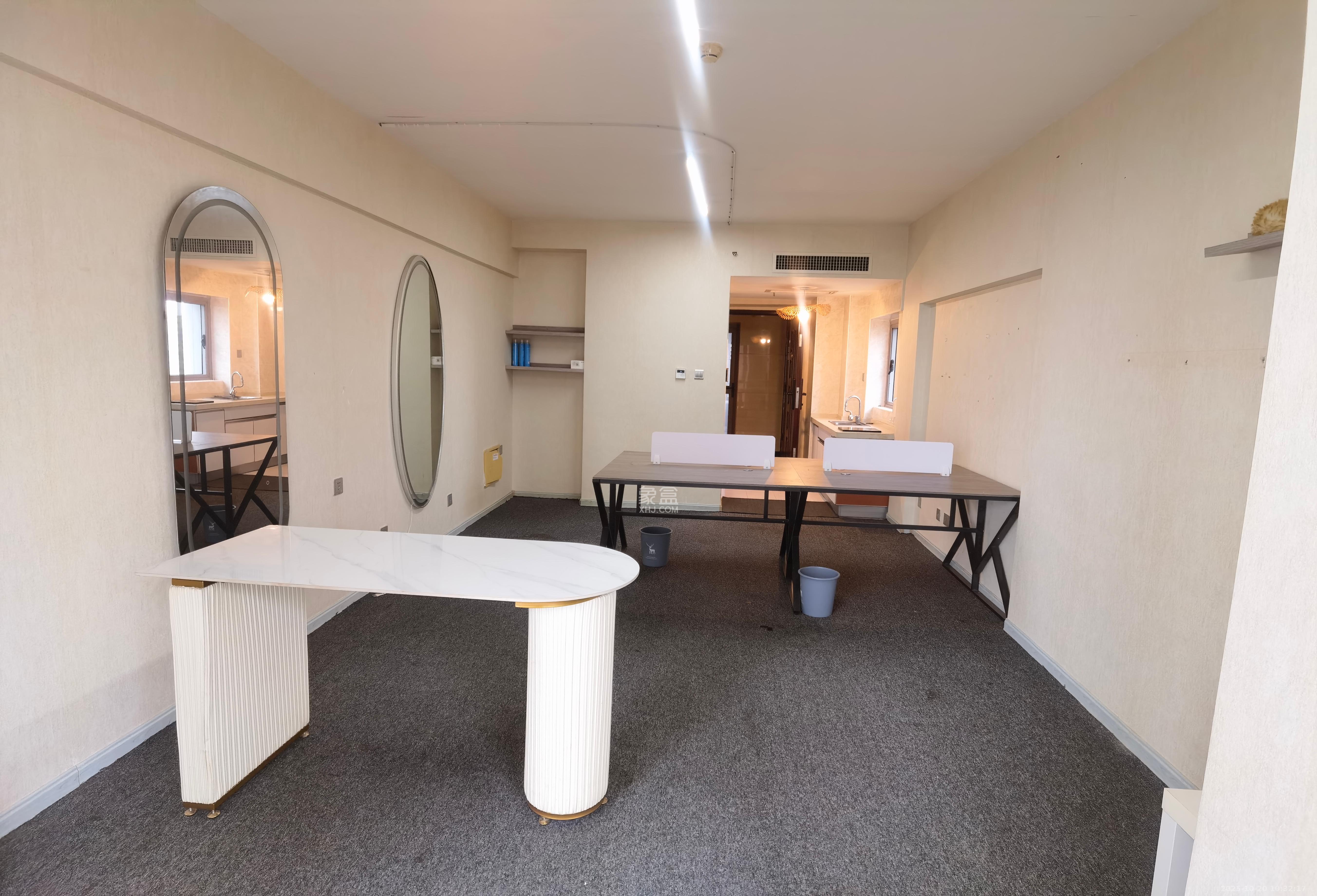 保利国际广场 1室1厅1卫 2000.0元/月 保利国际广场 1室1厅1卫 2000.0元/月室内图