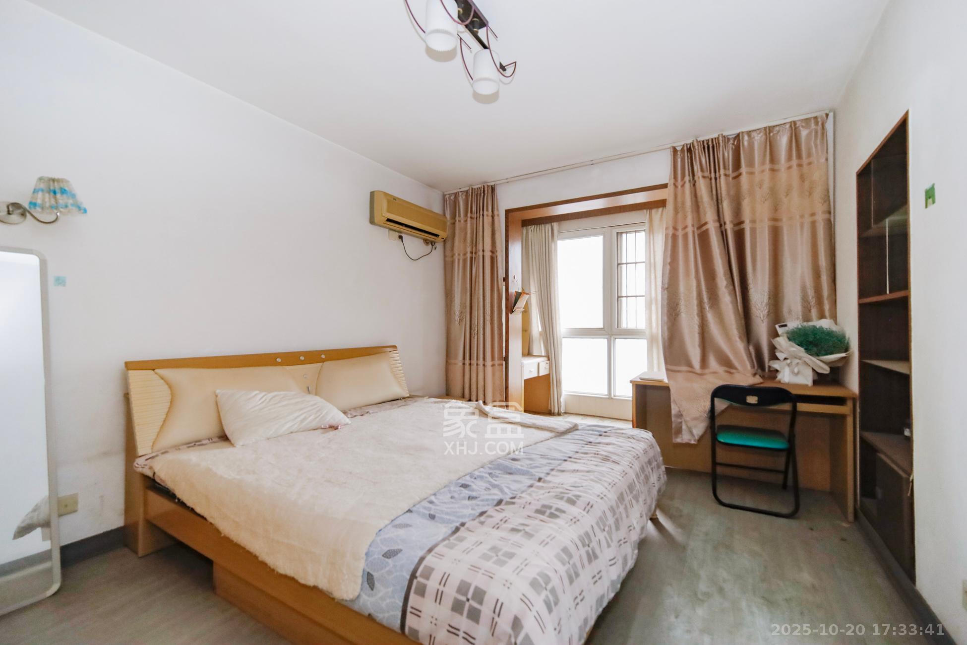 融城花苑  5室2厅3卫    95.0万卧室