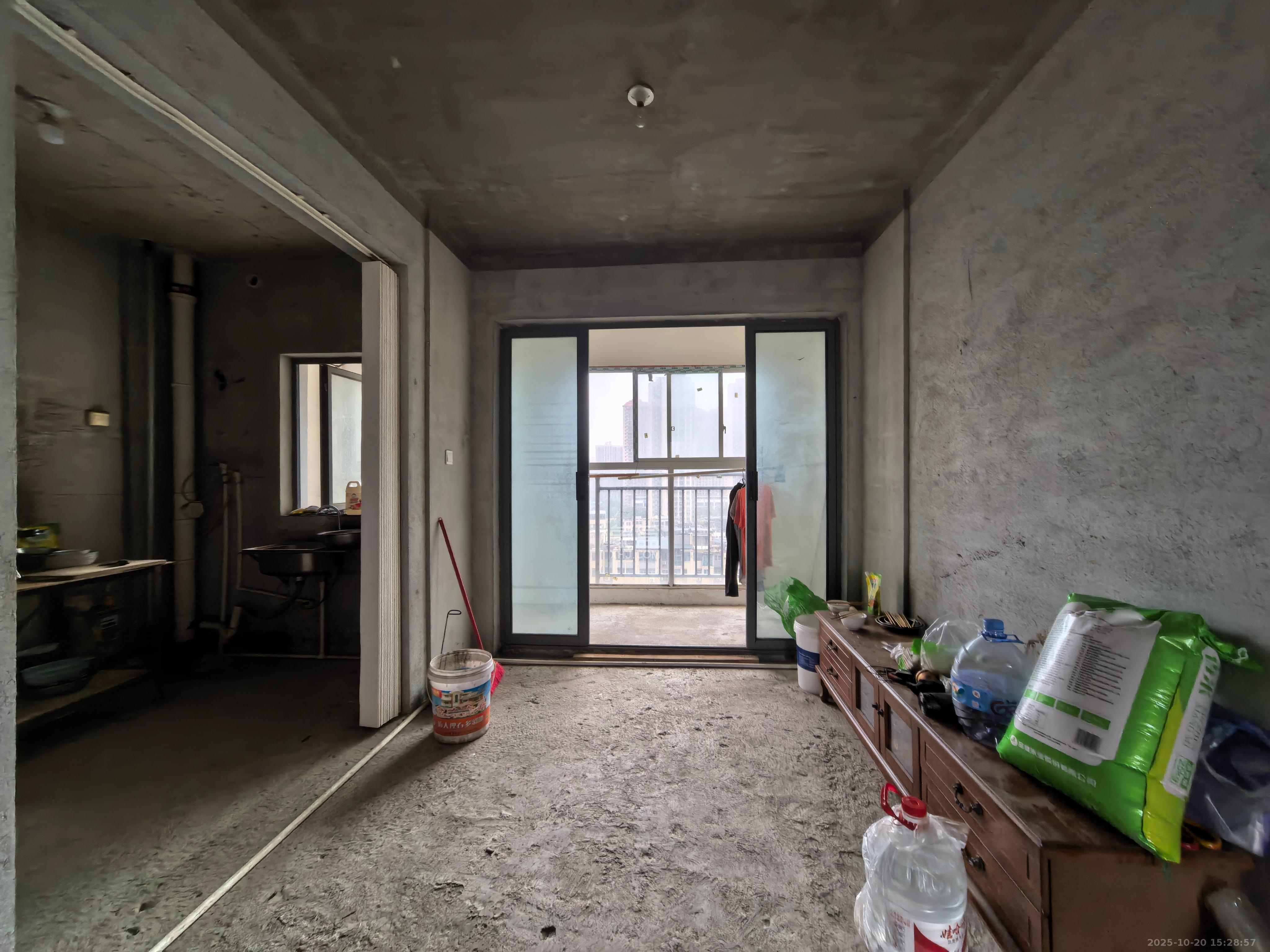 中交中央公园D4区 4室2厅2卫 1500.0元/月 中交中央公园D4区 4室2厅2卫 1500.0元/月室内图