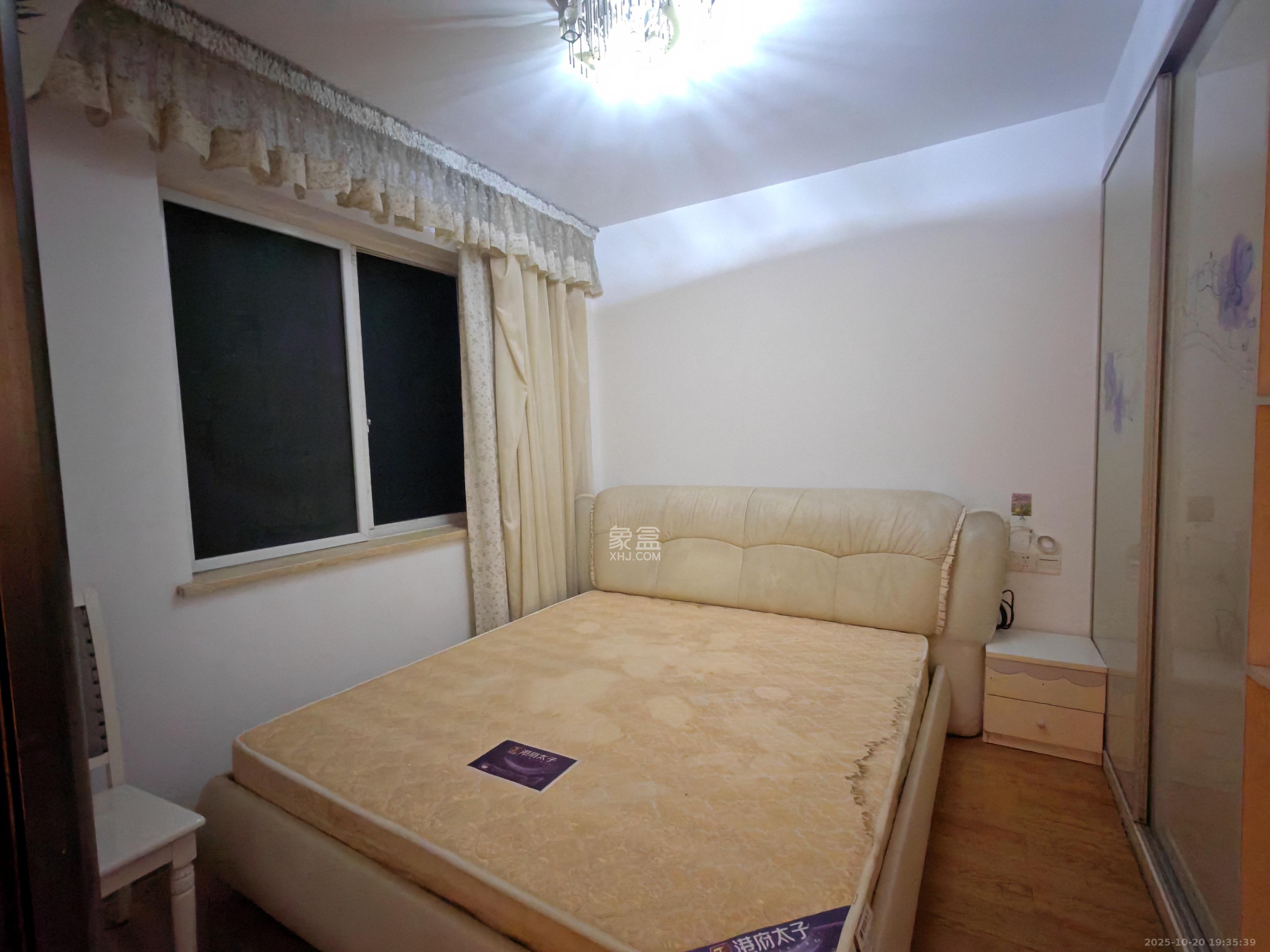 时代星城  3室2厅2卫    1800.0元/月室内图