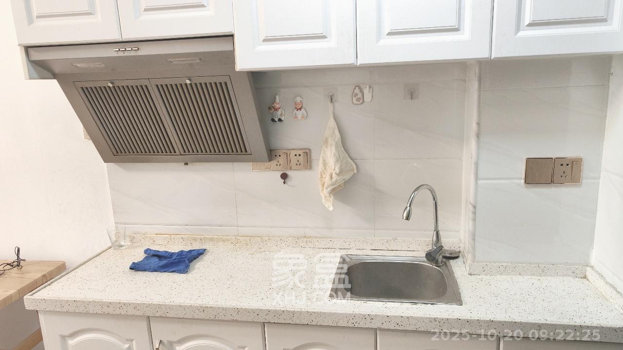 梅溪国际公寓（步步高新天地）  1室1厅1卫    1500.0元/月室内图