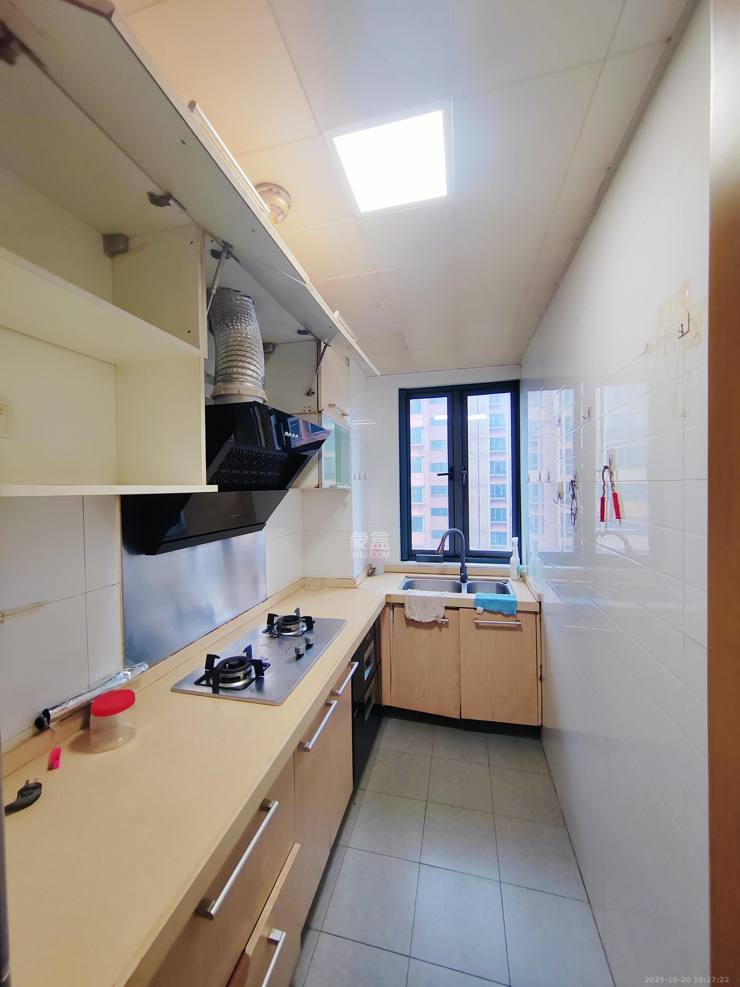 珠江花城三期锦鲤  3室2厅1卫    2200.0元/月 珠江花城三期锦鲤  3室2厅1卫    2200.0元/月室内图