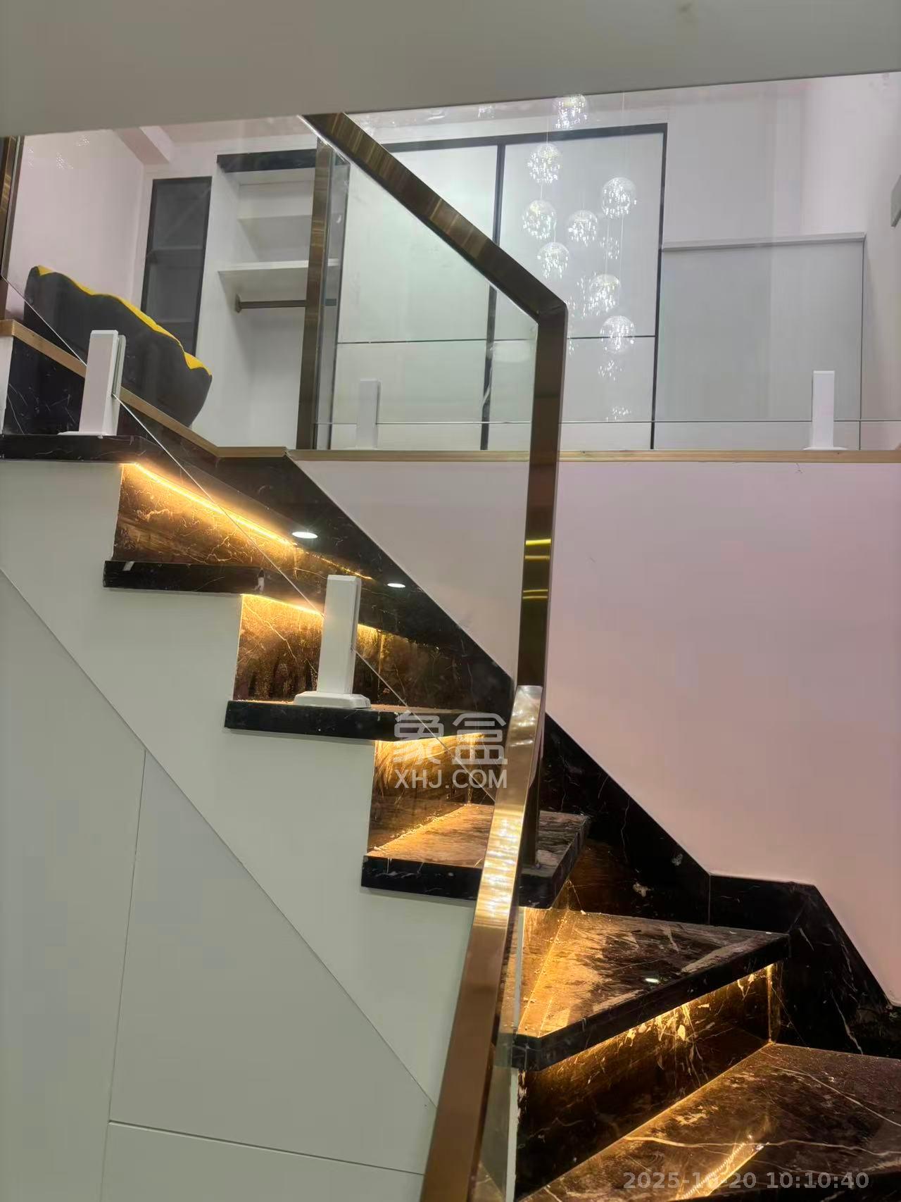 卓越伊景寓  2室2厅1卫    2200.0元/月