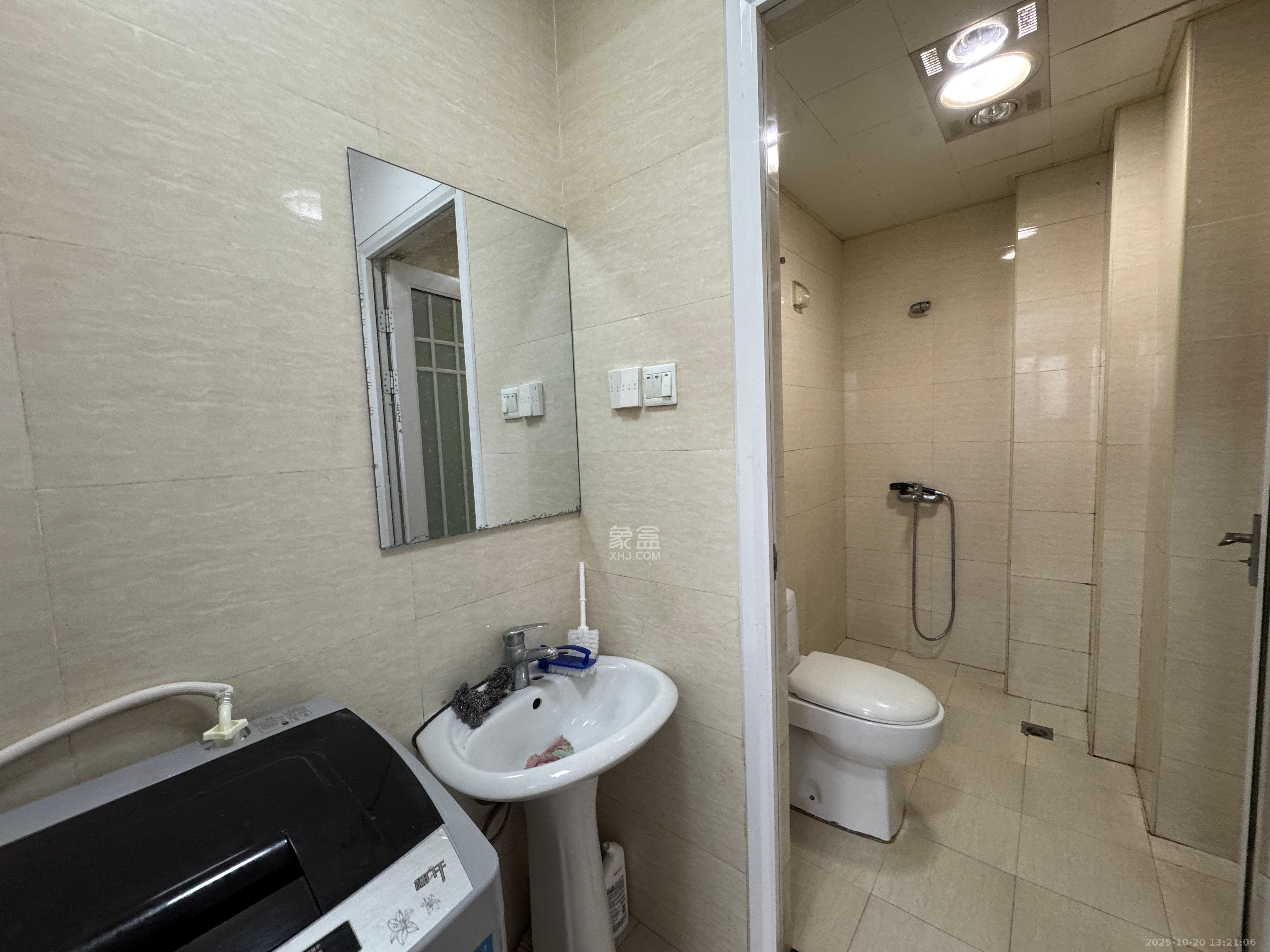 瑞都华庭(华庭美苑)  2室1厅1卫    1600.0元/月 瑞都华庭(华庭美苑)  2室1厅1卫    1600.0元/月室内图