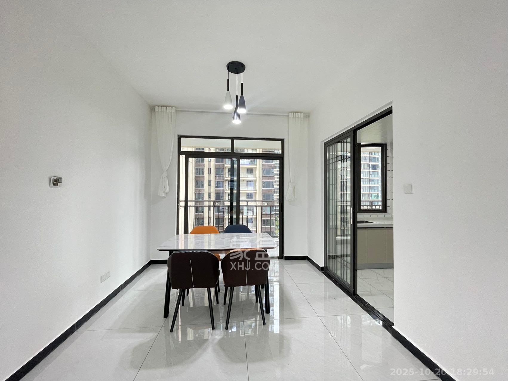 润和湘江天地E区 4室2厅3卫 3280.0元/月 润和湘江天地E区 4室2厅3卫 3280.0元/月室内图