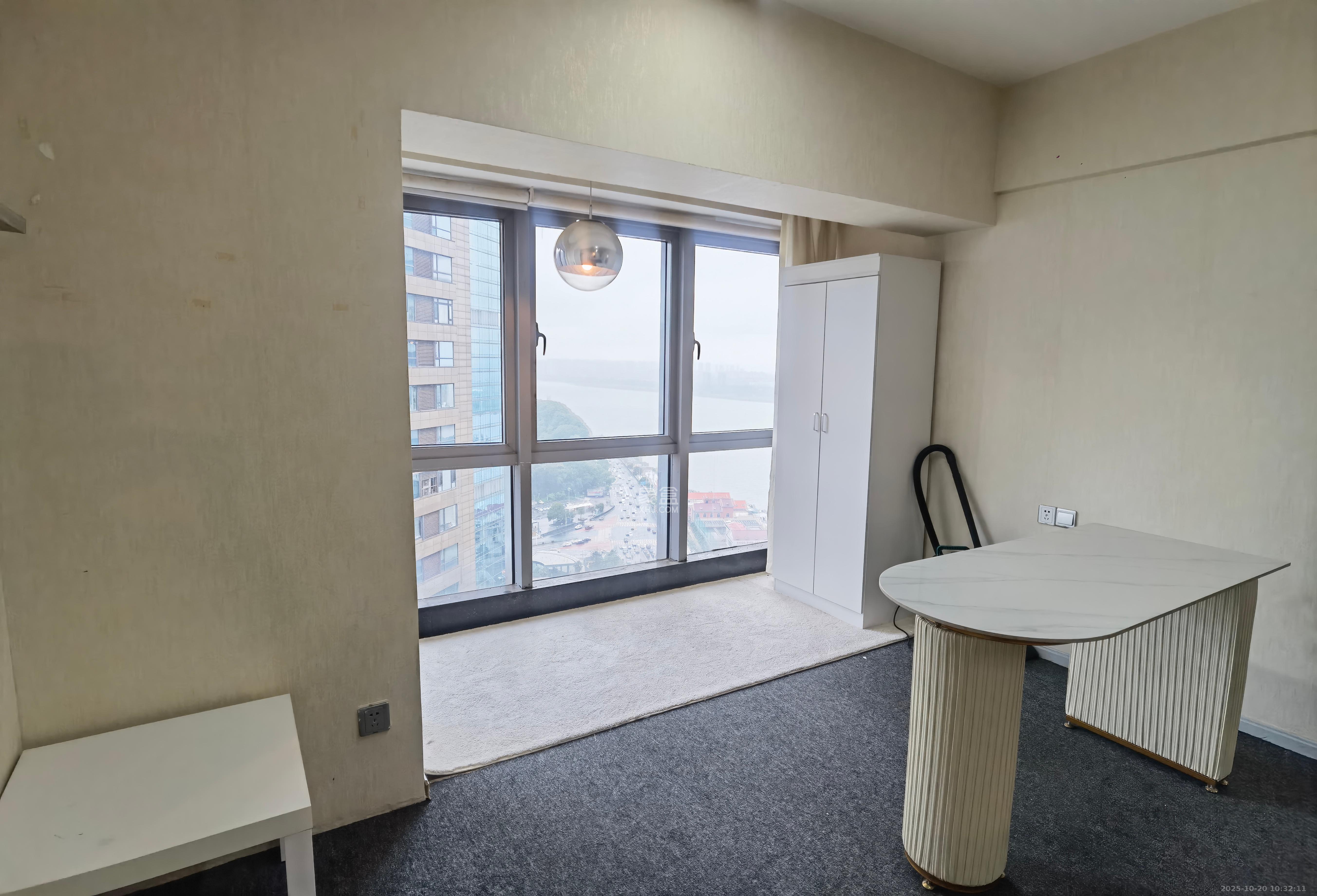 保利国际广场 1室1厅1卫 2000.0元/月 保利国际广场 1室1厅1卫 2000.0元/月室内图