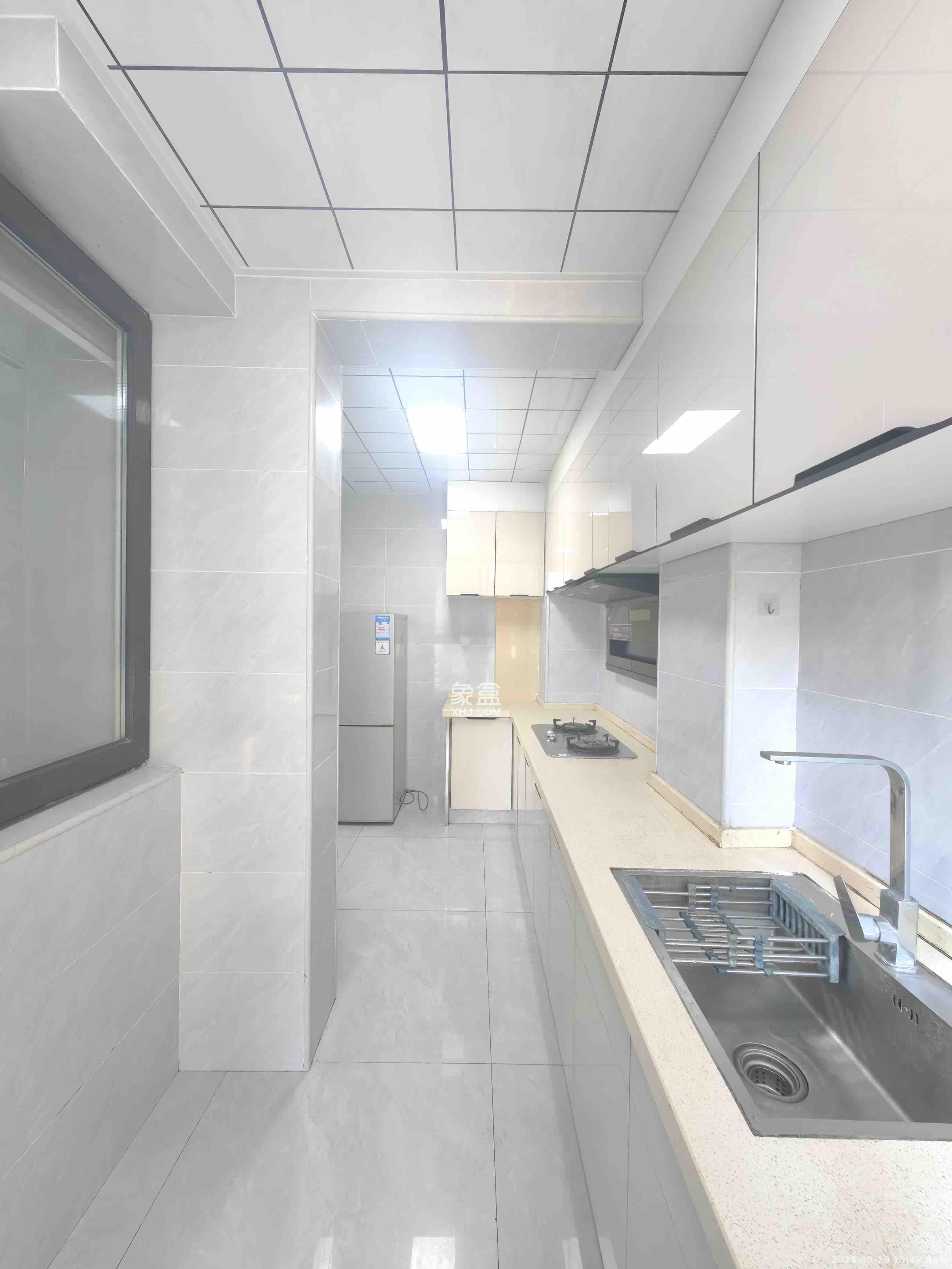 保利香槟国际  3室2厅1卫    2100.0元/月室内图