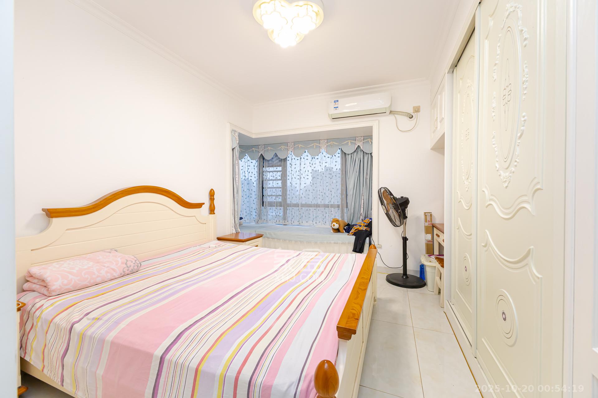 润和之悦（金泽园）  4室2厅2卫    89.8万卧室