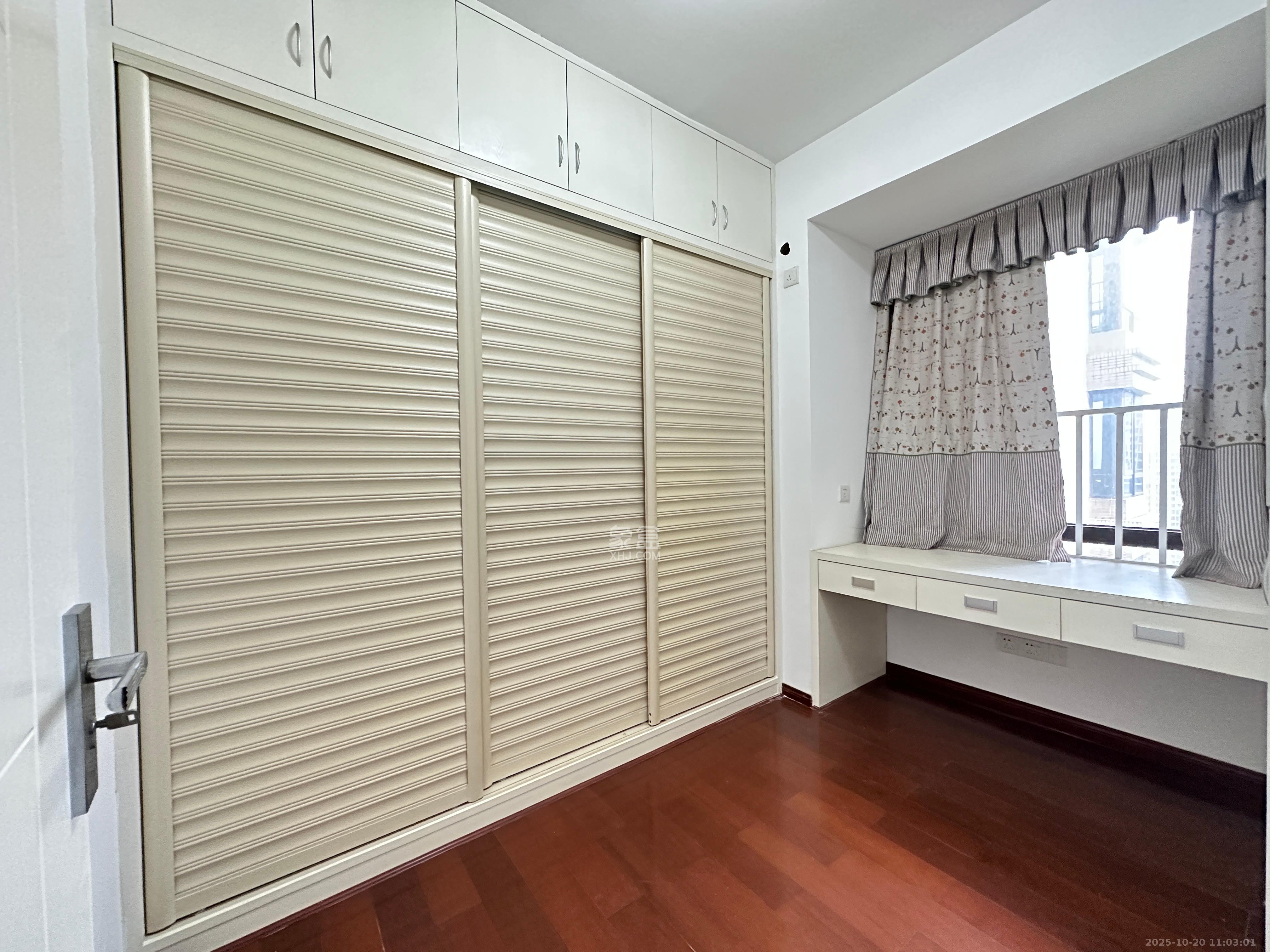 保利麓谷林语E区  3室2厅2卫    2500.0元/月室内图