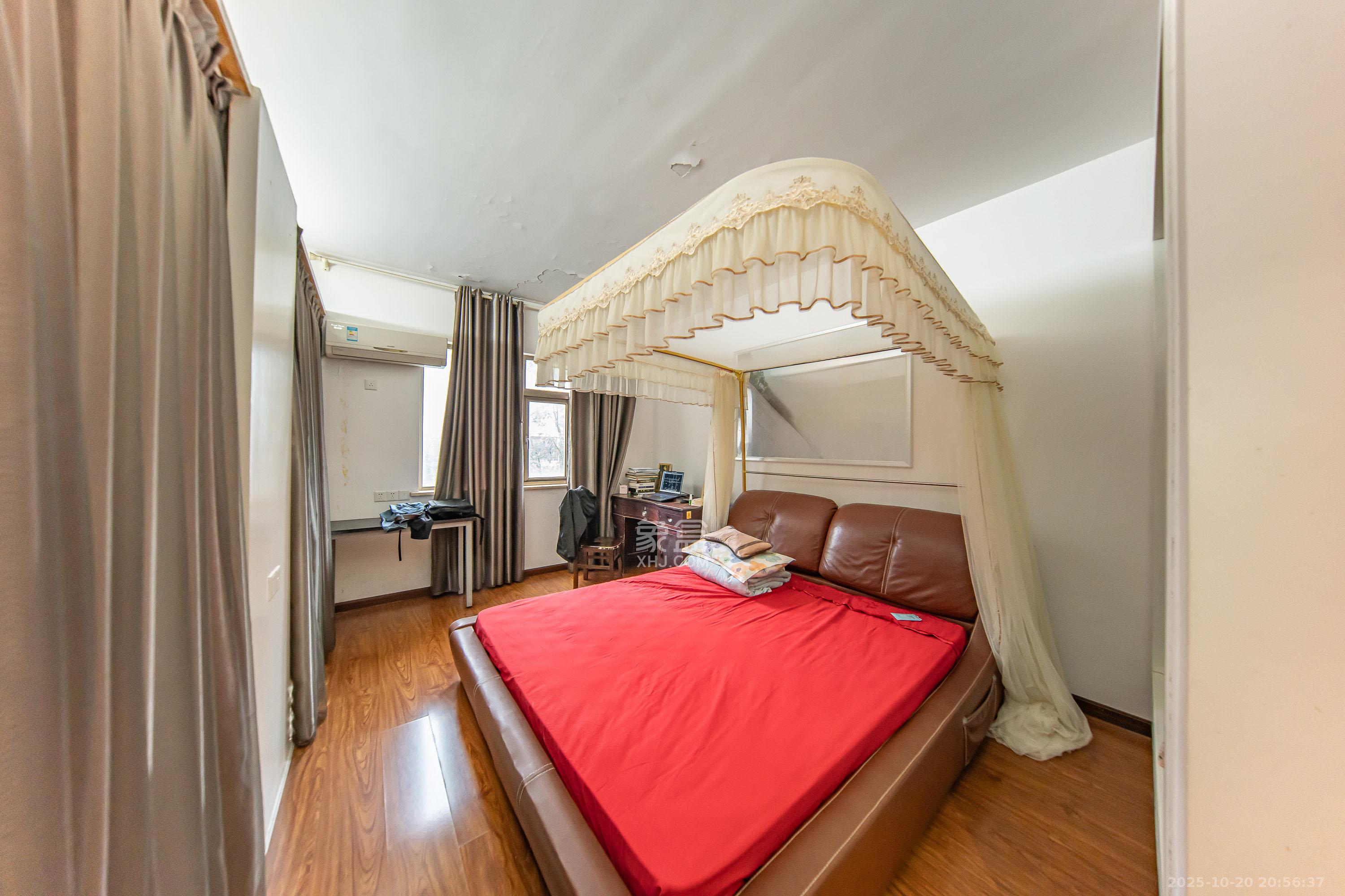 米兰春天 1室0厅0卫 82.0万 米兰春天 1室0厅0卫 82.0万卧室