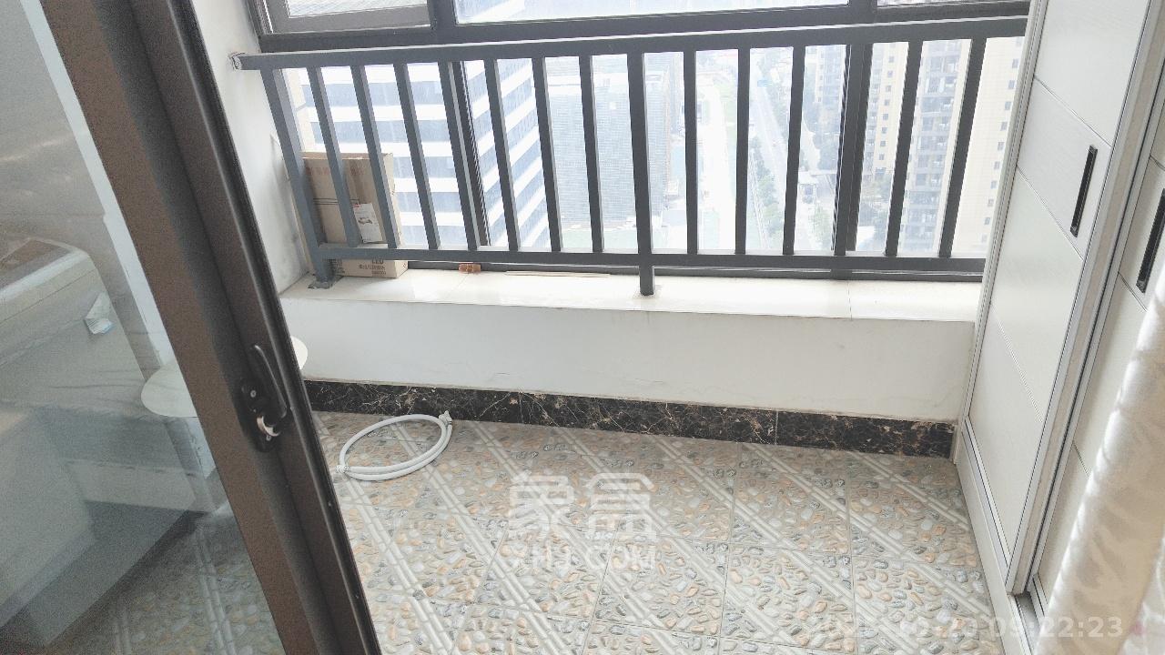 梅溪国际公寓（步步高新天地）  1室1厅1卫    1500.0元/月室内图