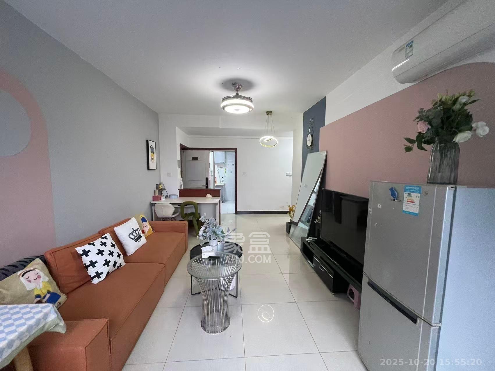 中天广场  1室1厅1卫    2800.0元/月室内图