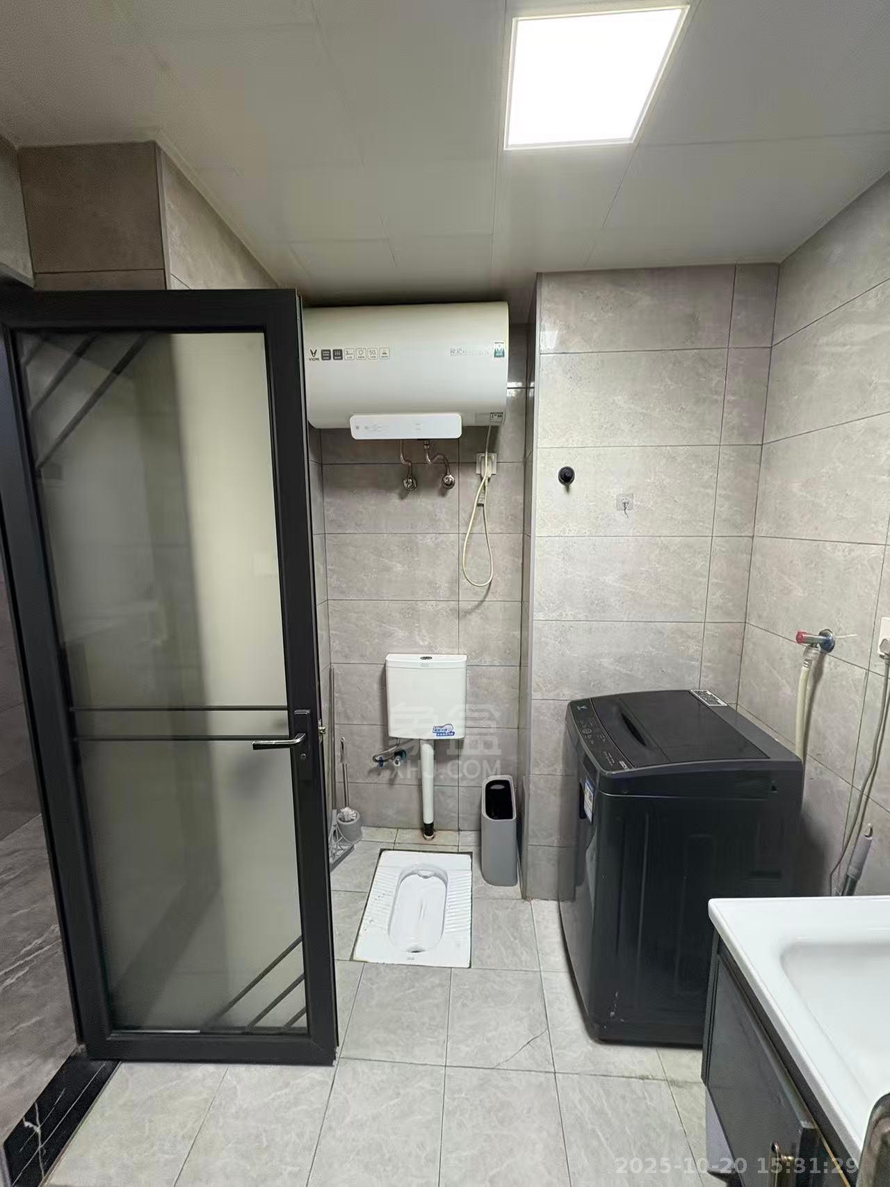 朗廷览江  1室1厅1卫    1350.0元/月室内图