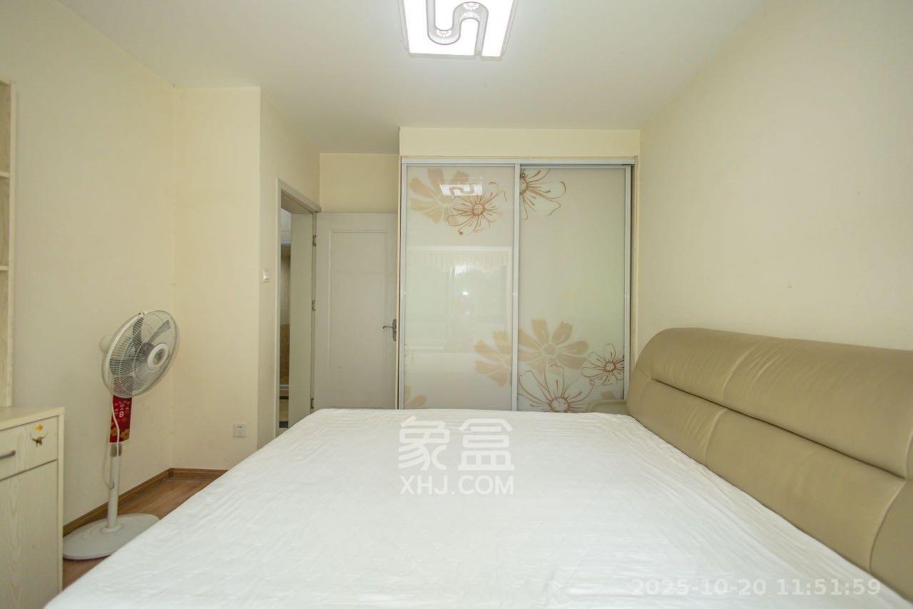 蝴蝶谷 2室2厅1卫 1600.0元/月 蝴蝶谷 2室2厅1卫 1600.0元/月室内图