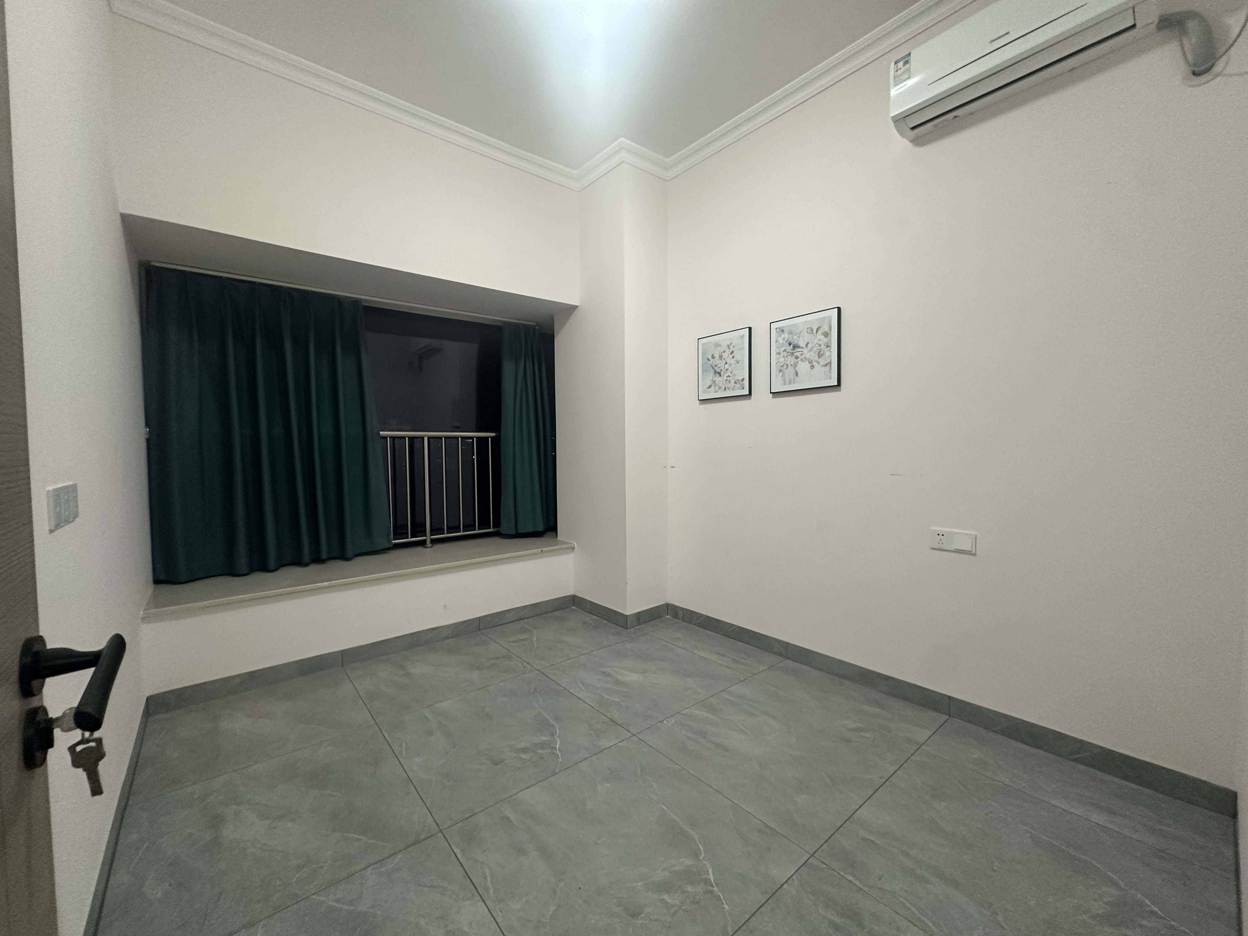 逸龙广场 2室2厅1卫 132.0万 逸龙广场 2室2厅1卫 132.0万客厅