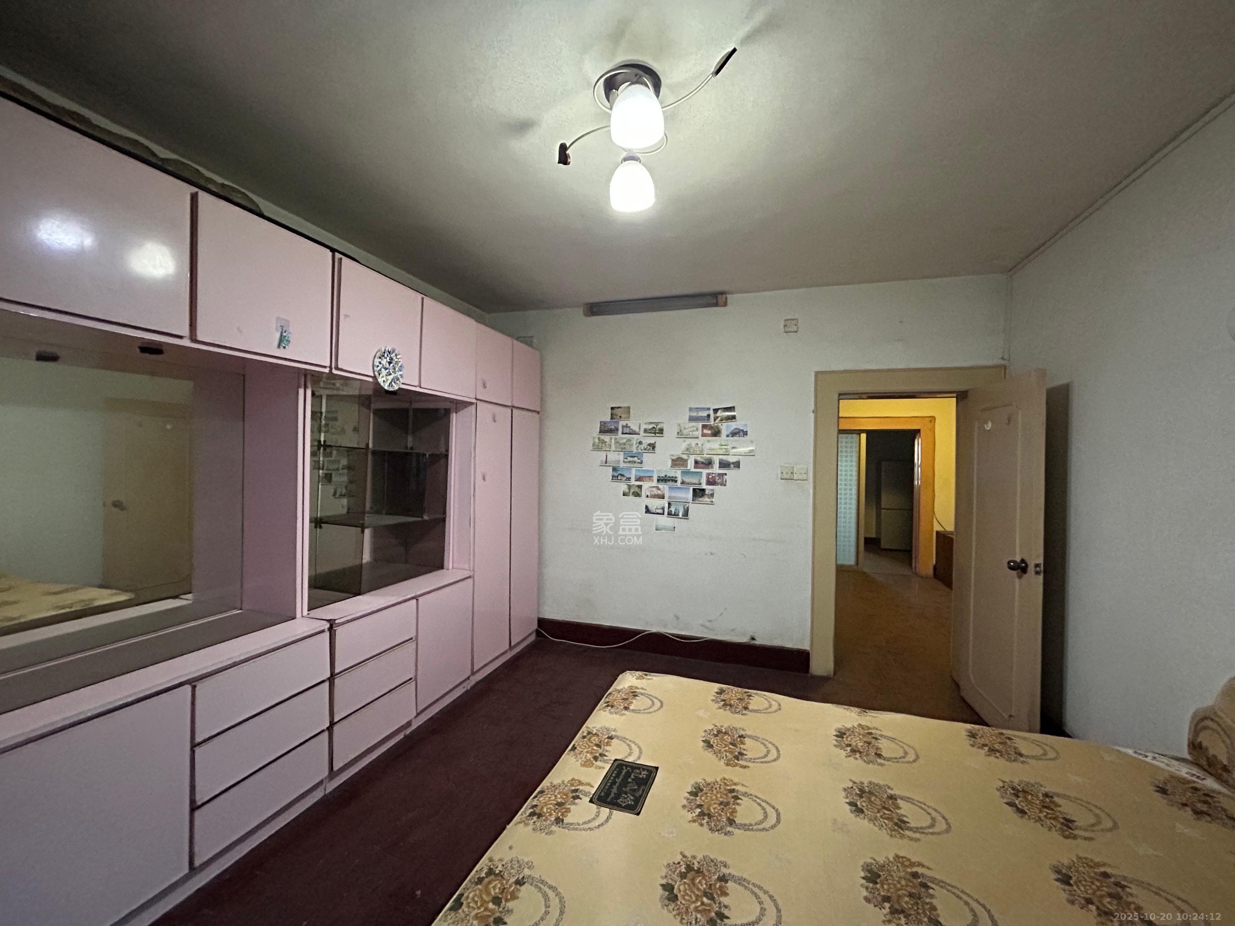 雅泰花园  1室2厅1卫    1500.0元/月室内图