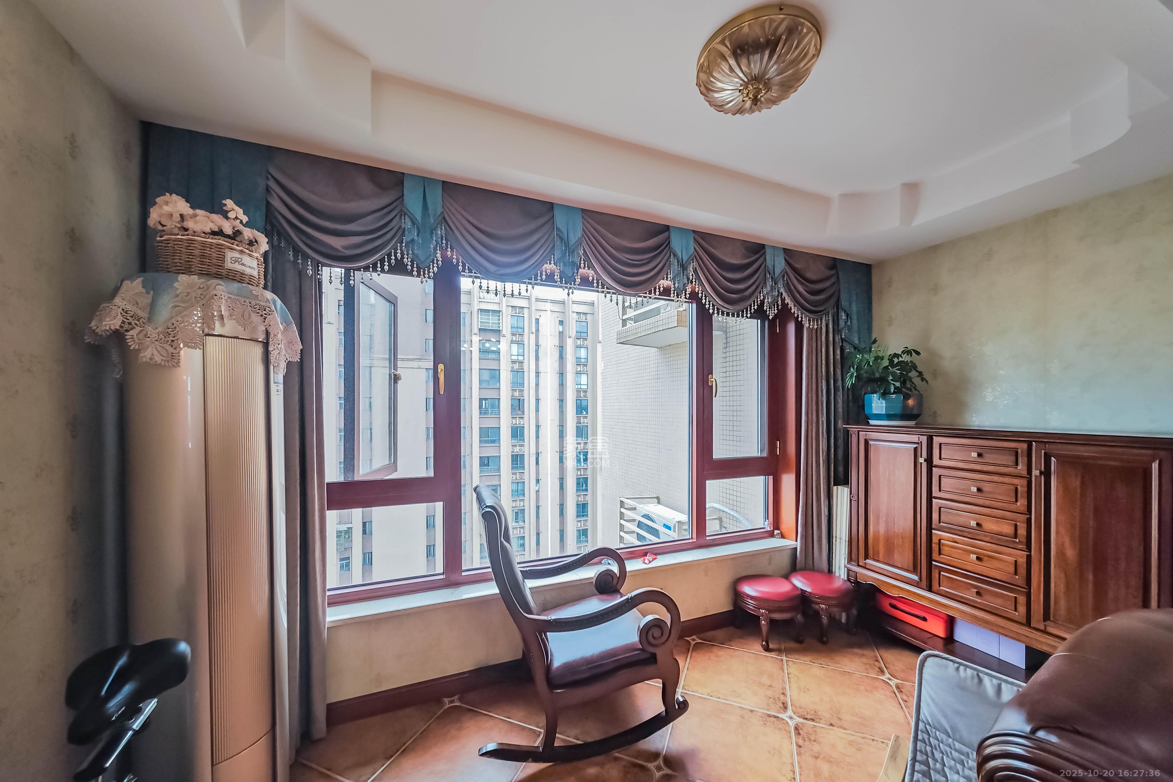 香樟兰亭（朗峰苑）  4室2厅1卫    160.0万其他