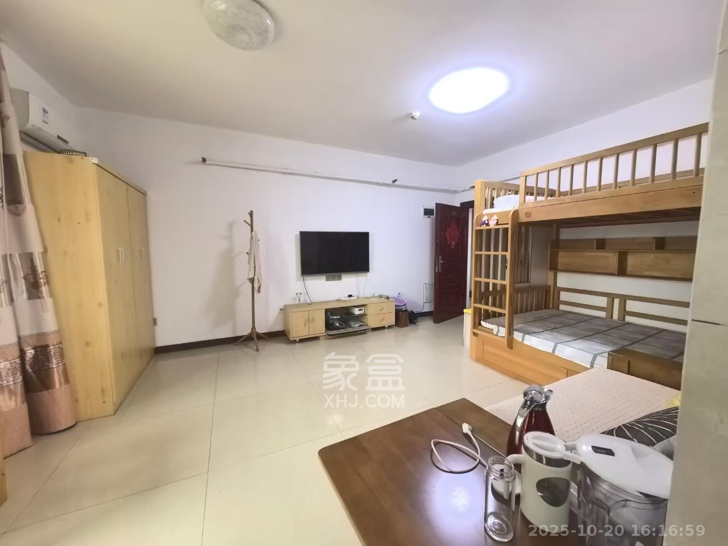 凯轩云顶  1室1厅1卫    1600.0元/月 凯轩云顶  1室1厅1卫    1600.0元/月室内图