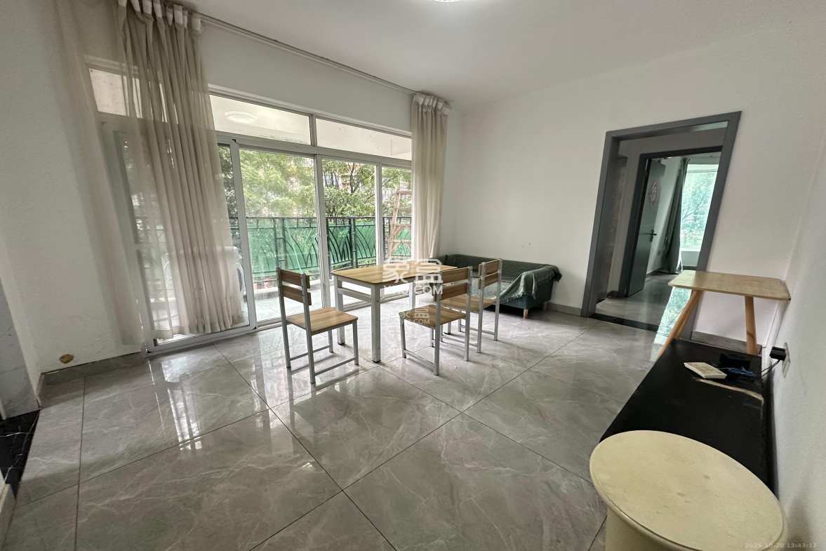 左岸春天 2室2厅1卫 1950.0元/月 左岸春天 2室2厅1卫 1950.0元/月室内图