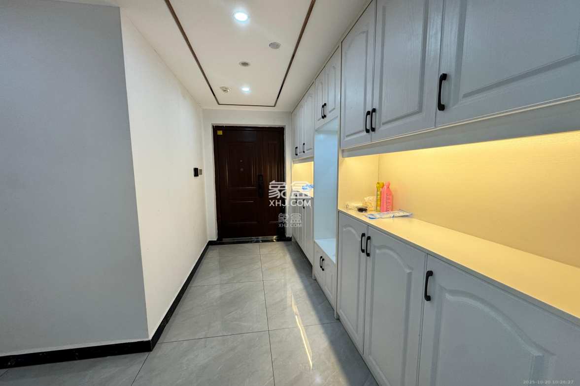 北辰三角洲C3区  5室2厅2卫    5800.0元/月 北辰三角洲C3区  5室2厅2卫    5800.0元/月室内图