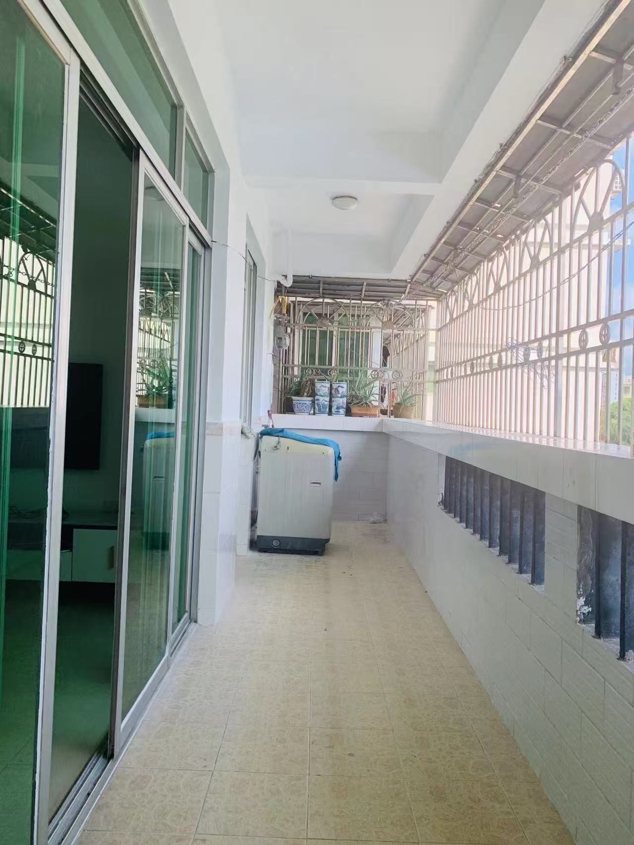 信力花苑  3室2厅1卫    3000.0元/月室内图