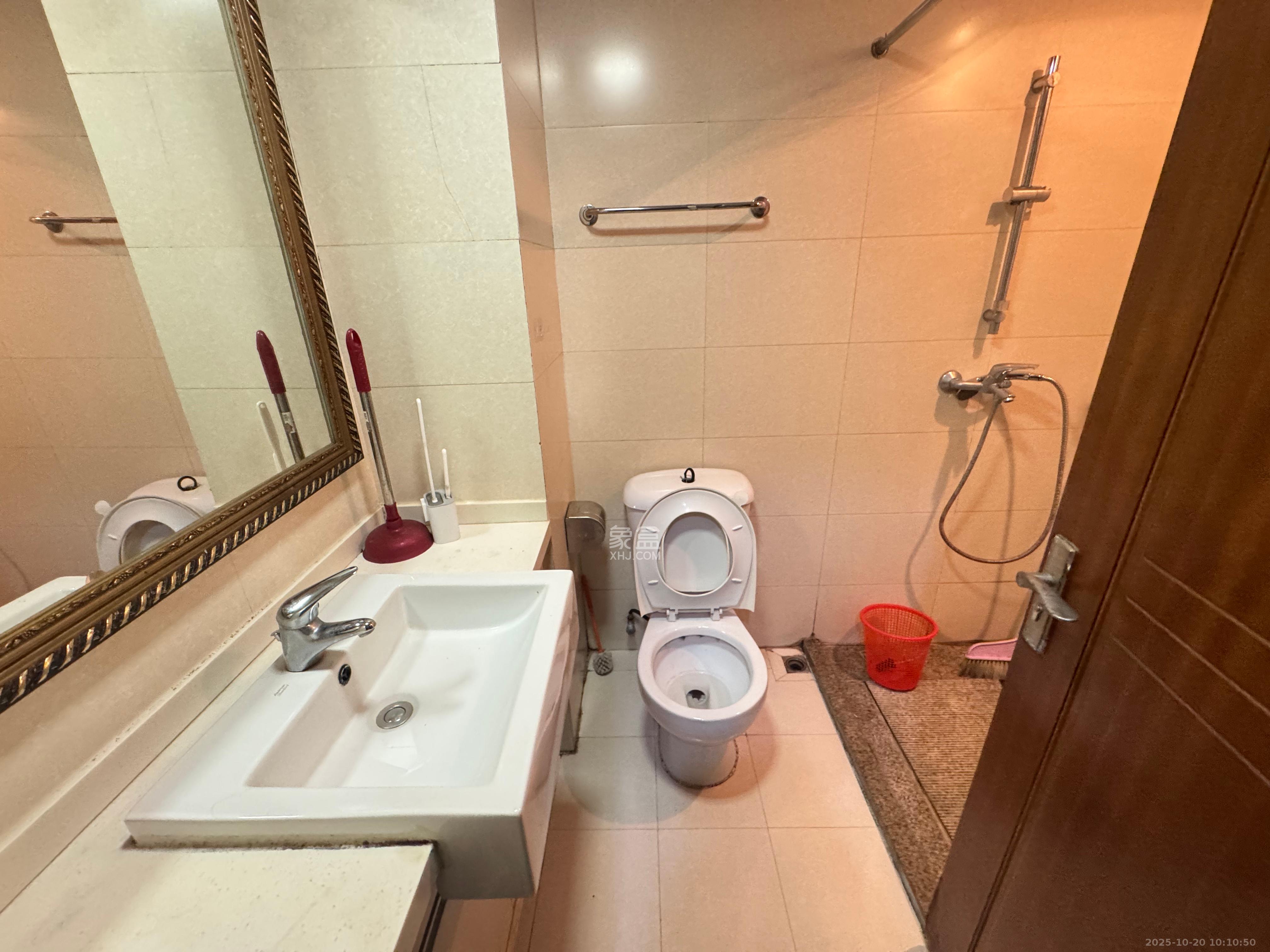 兰亭优壳（隽峰苑）  1室1厅1卫    1200.0元/月室内图