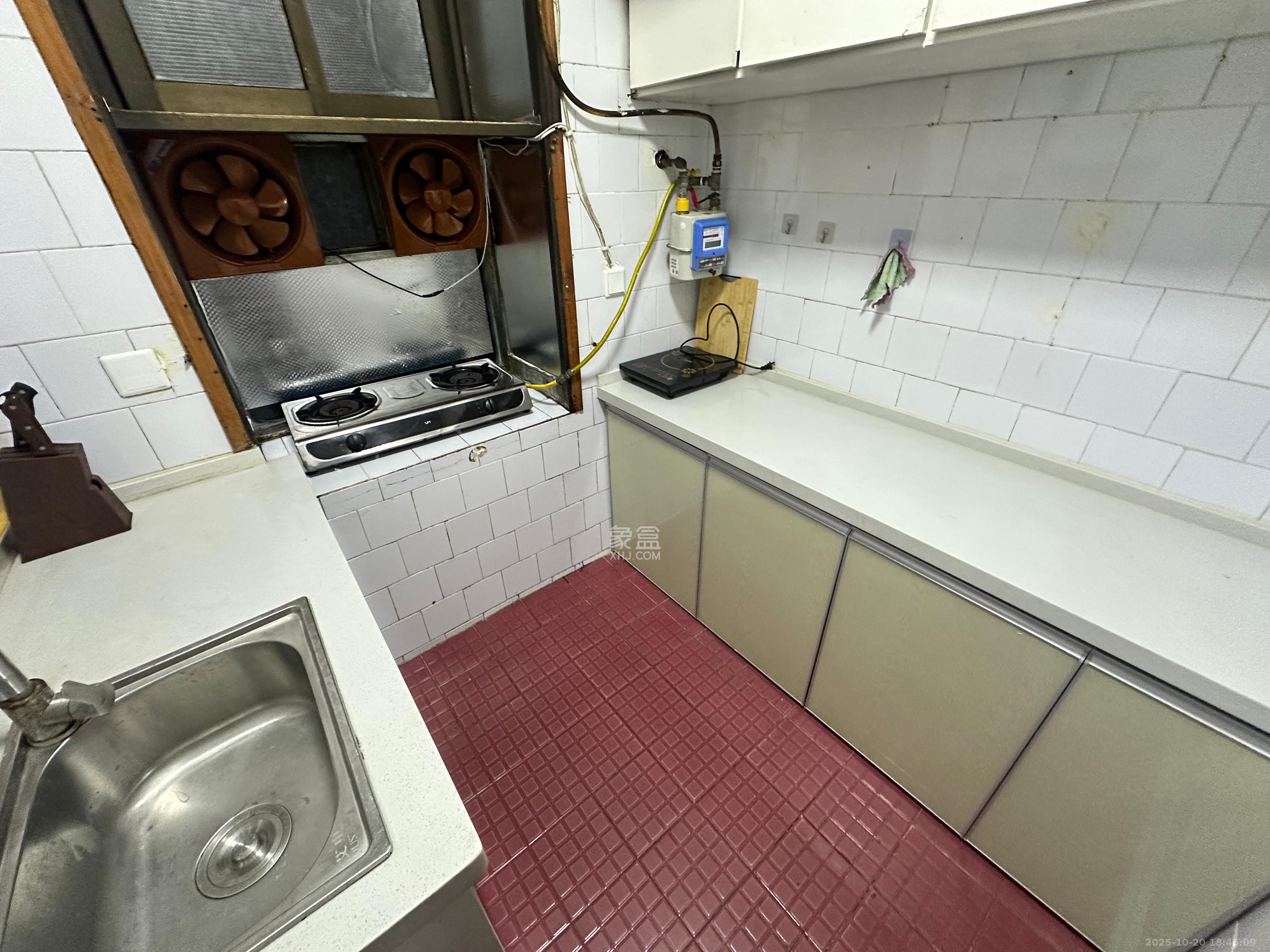 解放四村航道宿舍  2室1厅1卫    1600.0元/月 解放四村航道宿舍  2室1厅1卫    1600.0元/月室内图