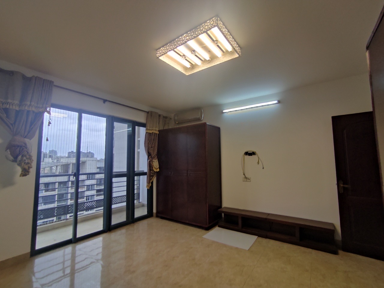 都市森林 5室2厅2卫 3200.0元/月 都市森林 5室2厅2卫 3200.0元/月室内图