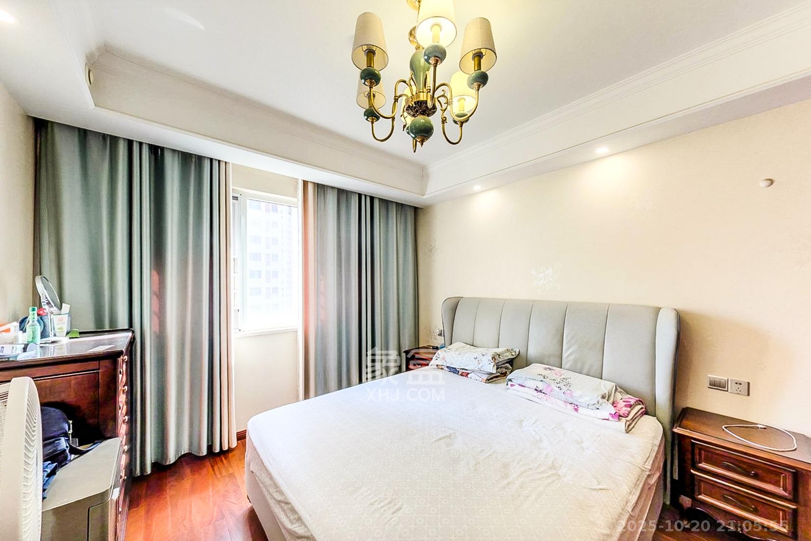 北辰三角洲E4区  4室1厅2卫    220.0万卧室