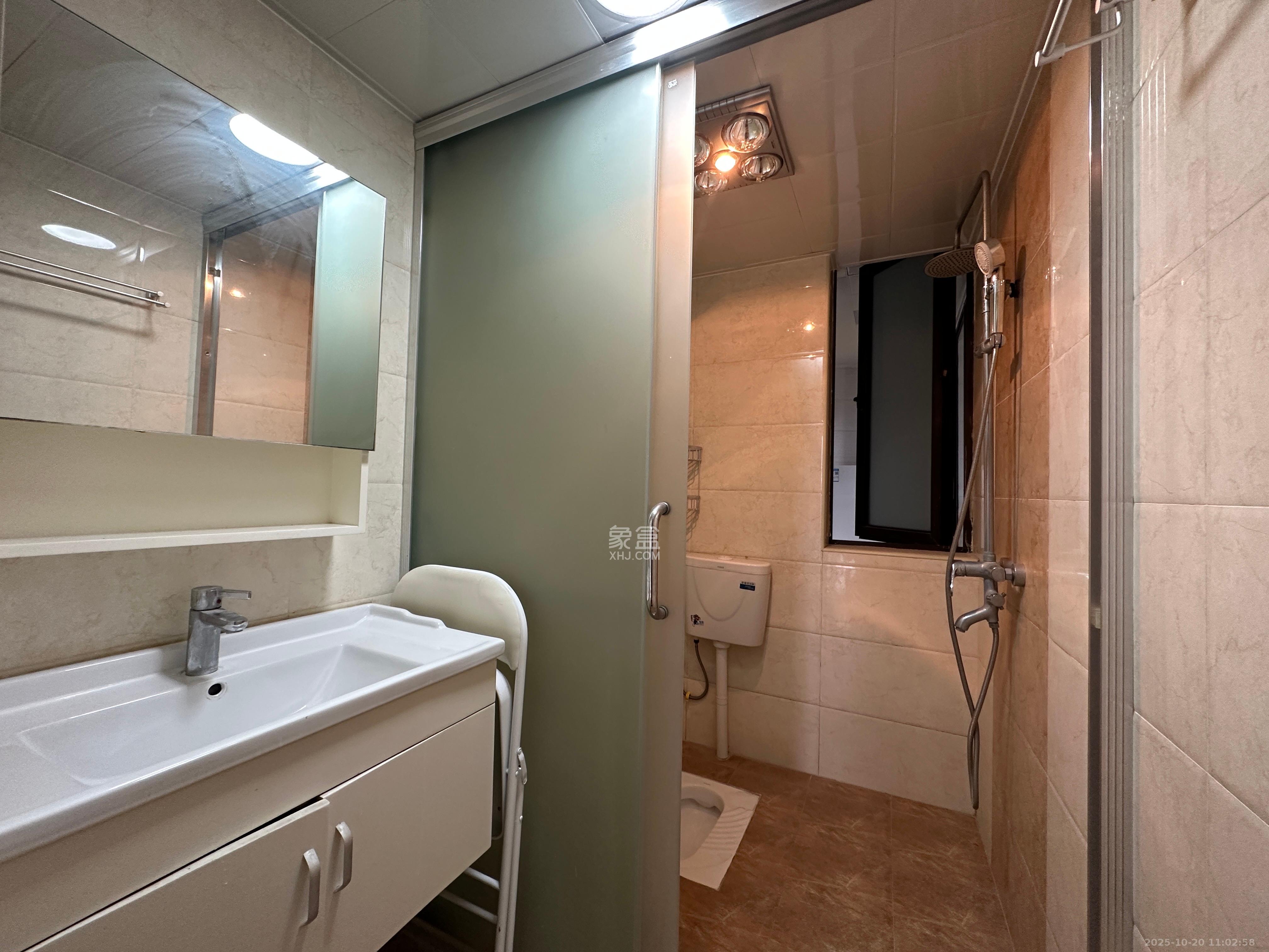 保利麓谷林语E区  3室2厅2卫    2500.0元/月室内图