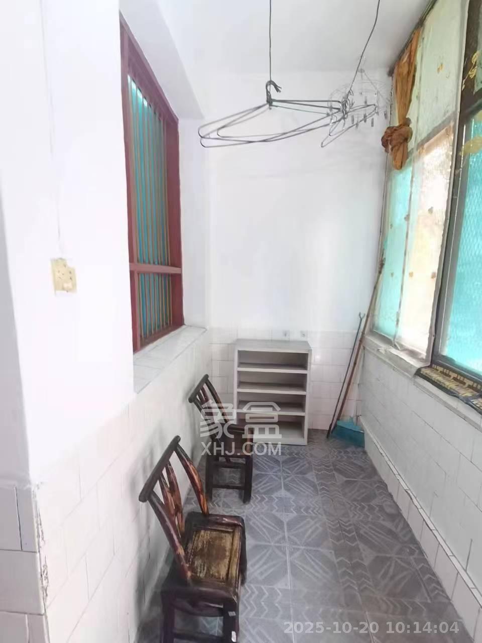 建湘新村  2室2厅1卫    1500.0元/月室内图
