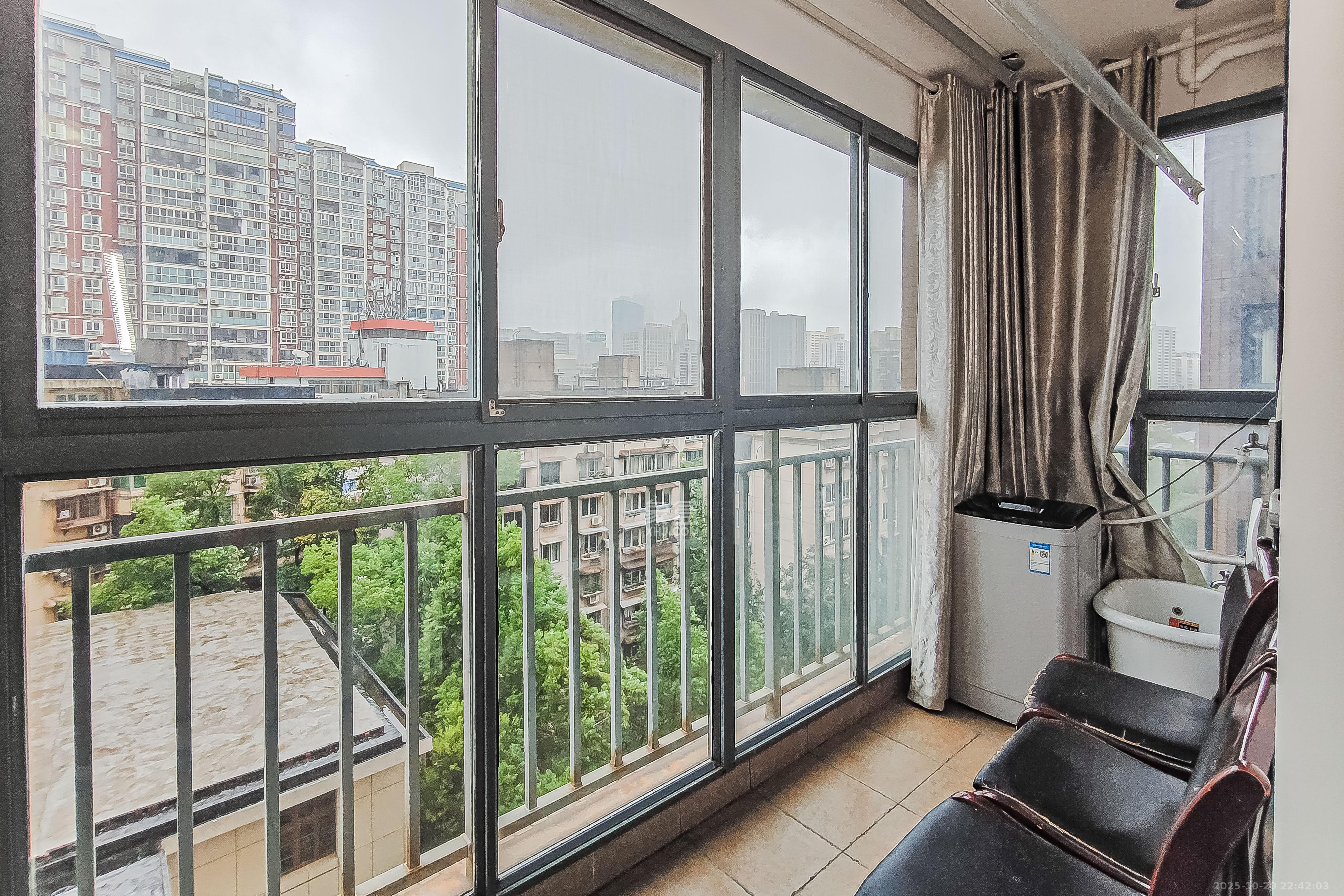 君庭金福苑  2室1厅1卫    65.0万 君庭金福苑  2室1厅1卫    65.0万阳台