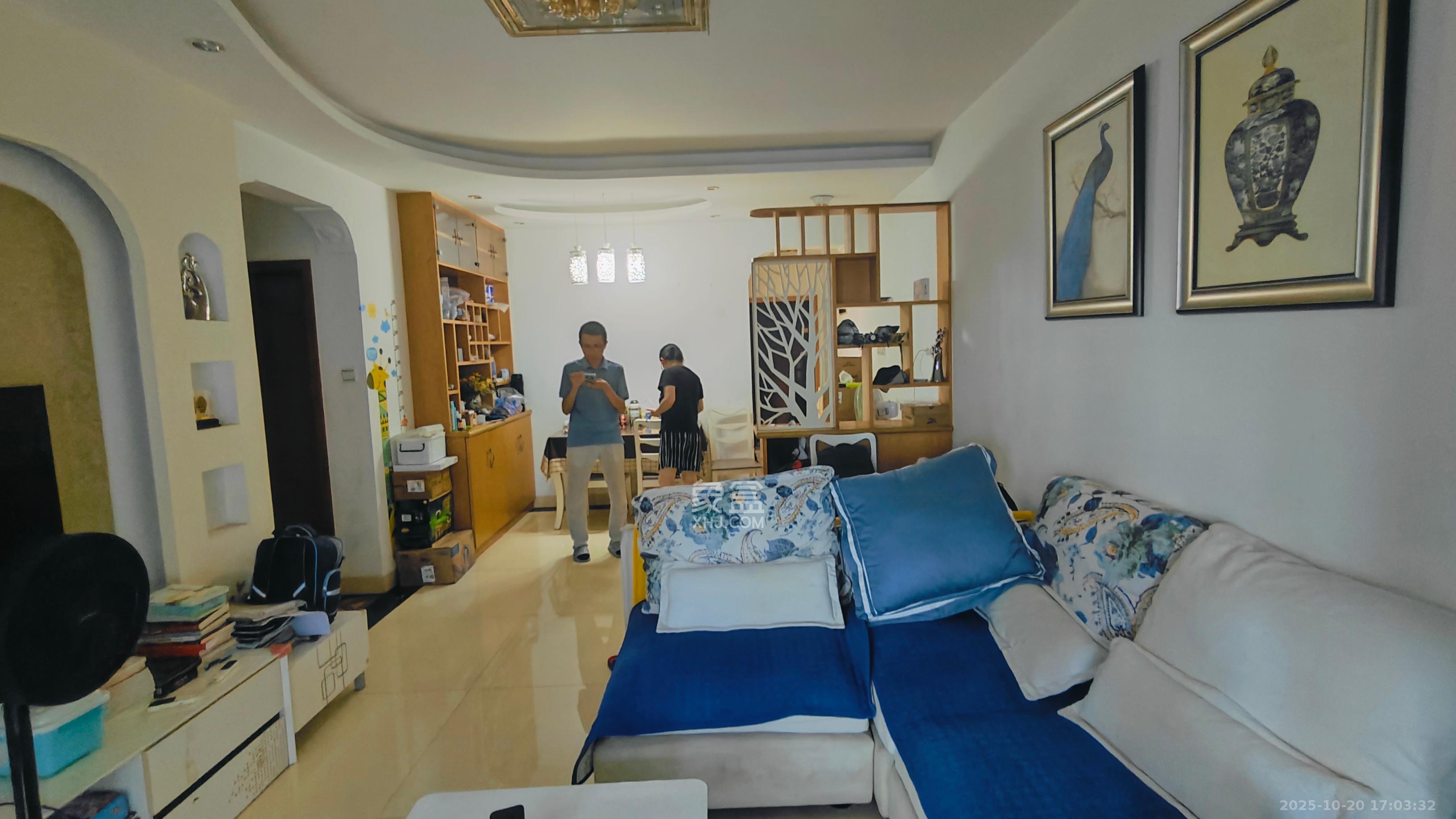 保利花园  2室2厅1卫    2400.0元/月 保利花园  2室2厅1卫    2400.0元/月室内图