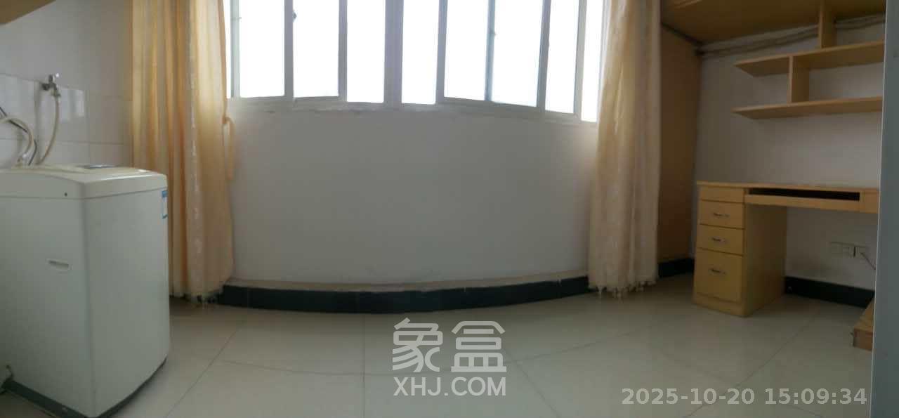 2076至高点  1室1厅1卫    1300.0元/月室内图