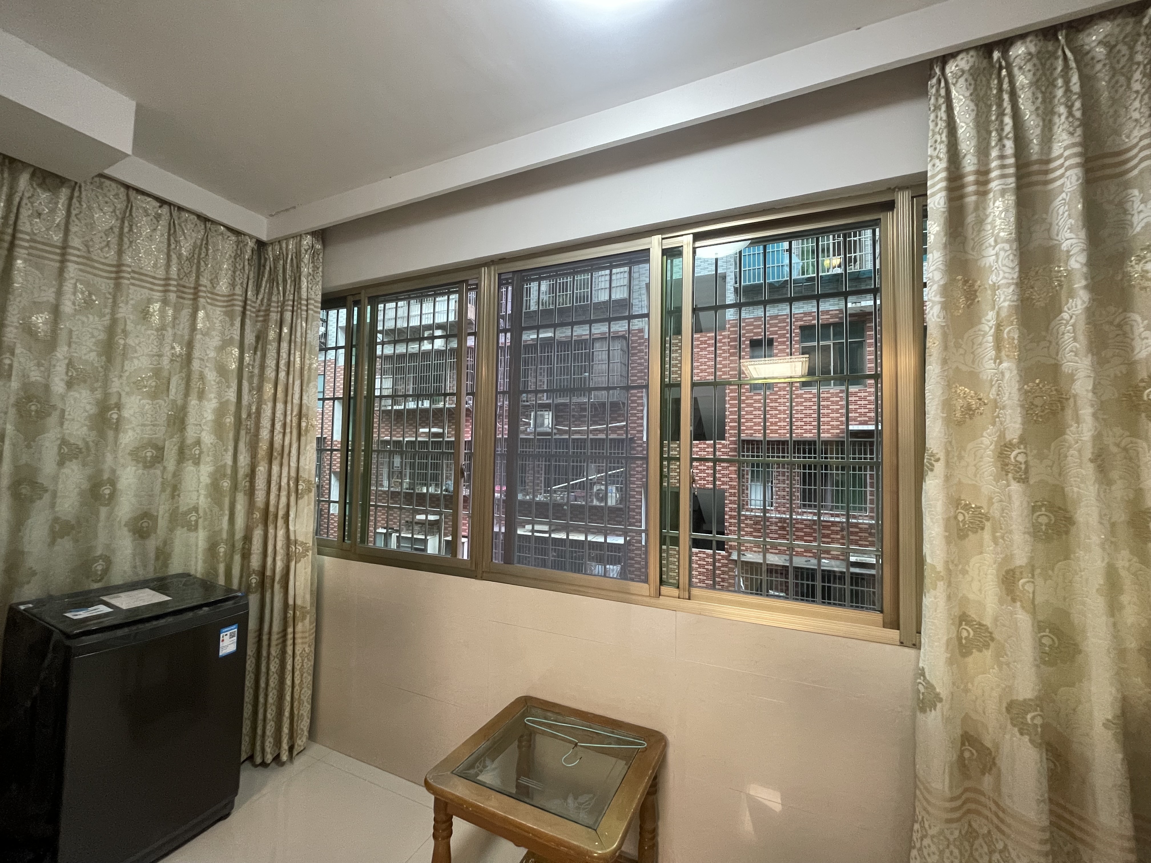 兴雁大楼 3室2厅2卫 1300.0元/月 兴雁大楼 3室2厅2卫 1300.0元/月室内图