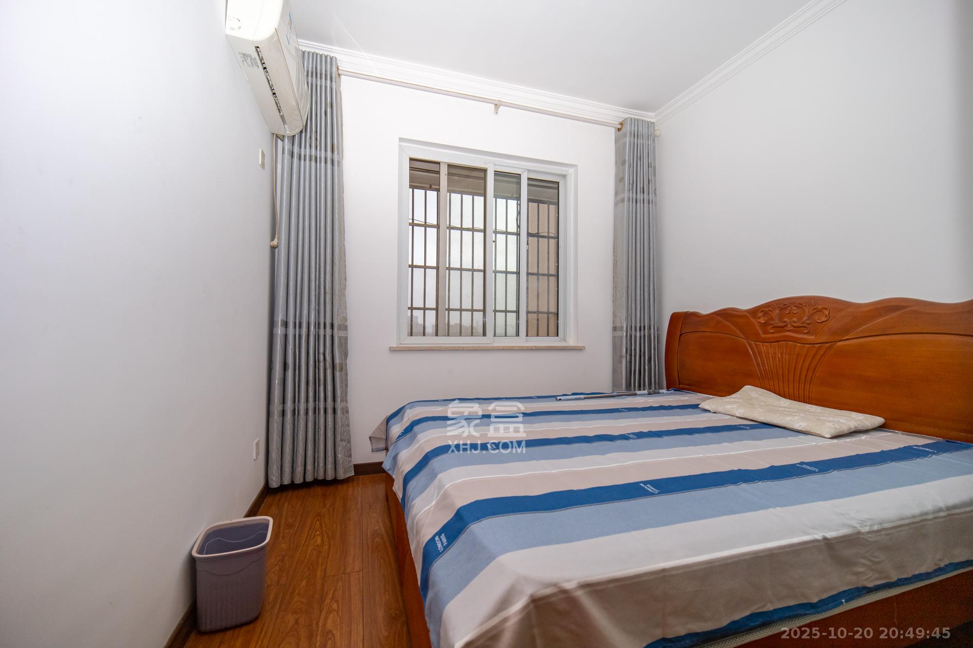 楚天世纪城西苑  3室2厅2卫    80.8万卧室