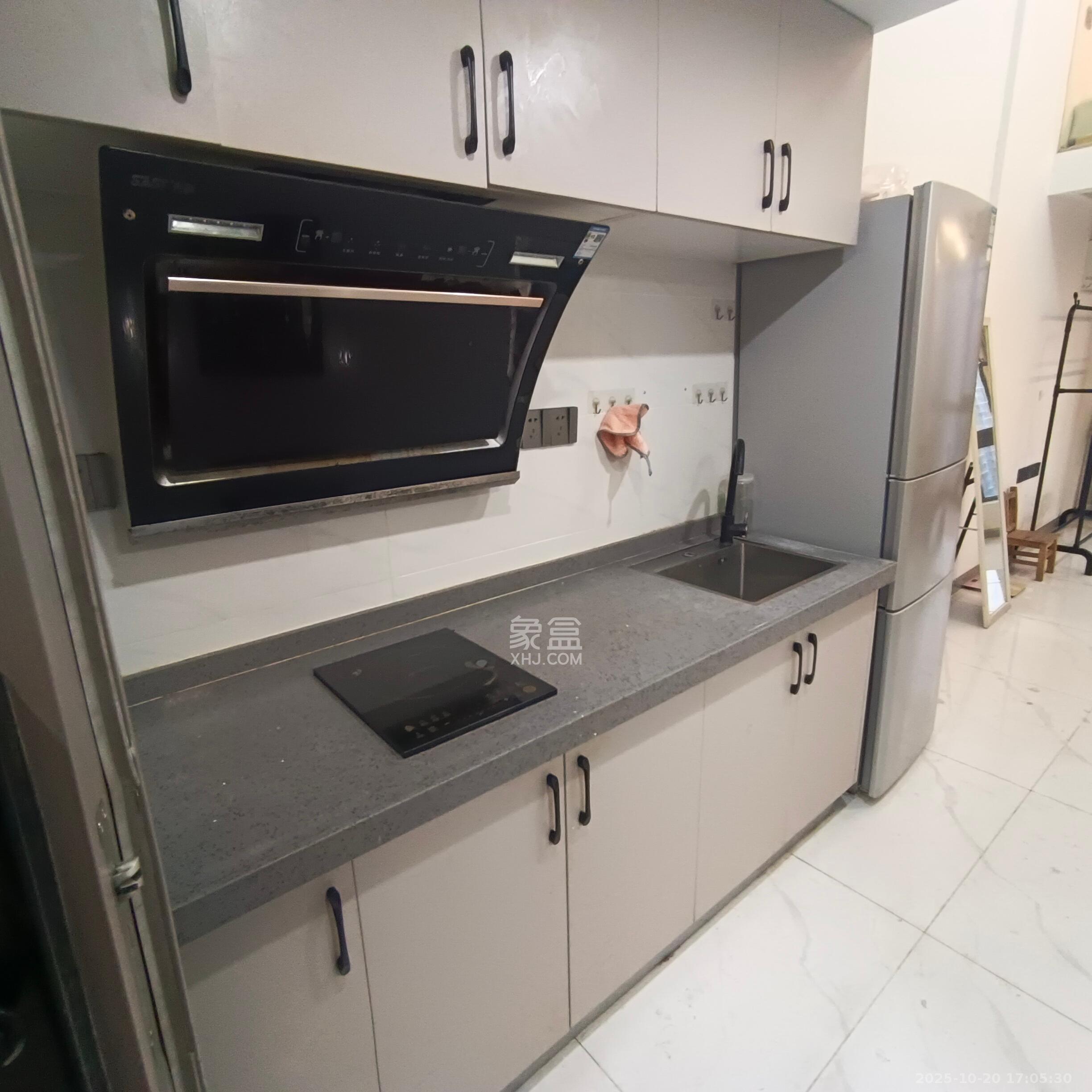 藏珑湖上公馆  2室1厅1卫    1900.0元/月 藏珑湖上公馆  2室1厅1卫    1900.0元/月室内图