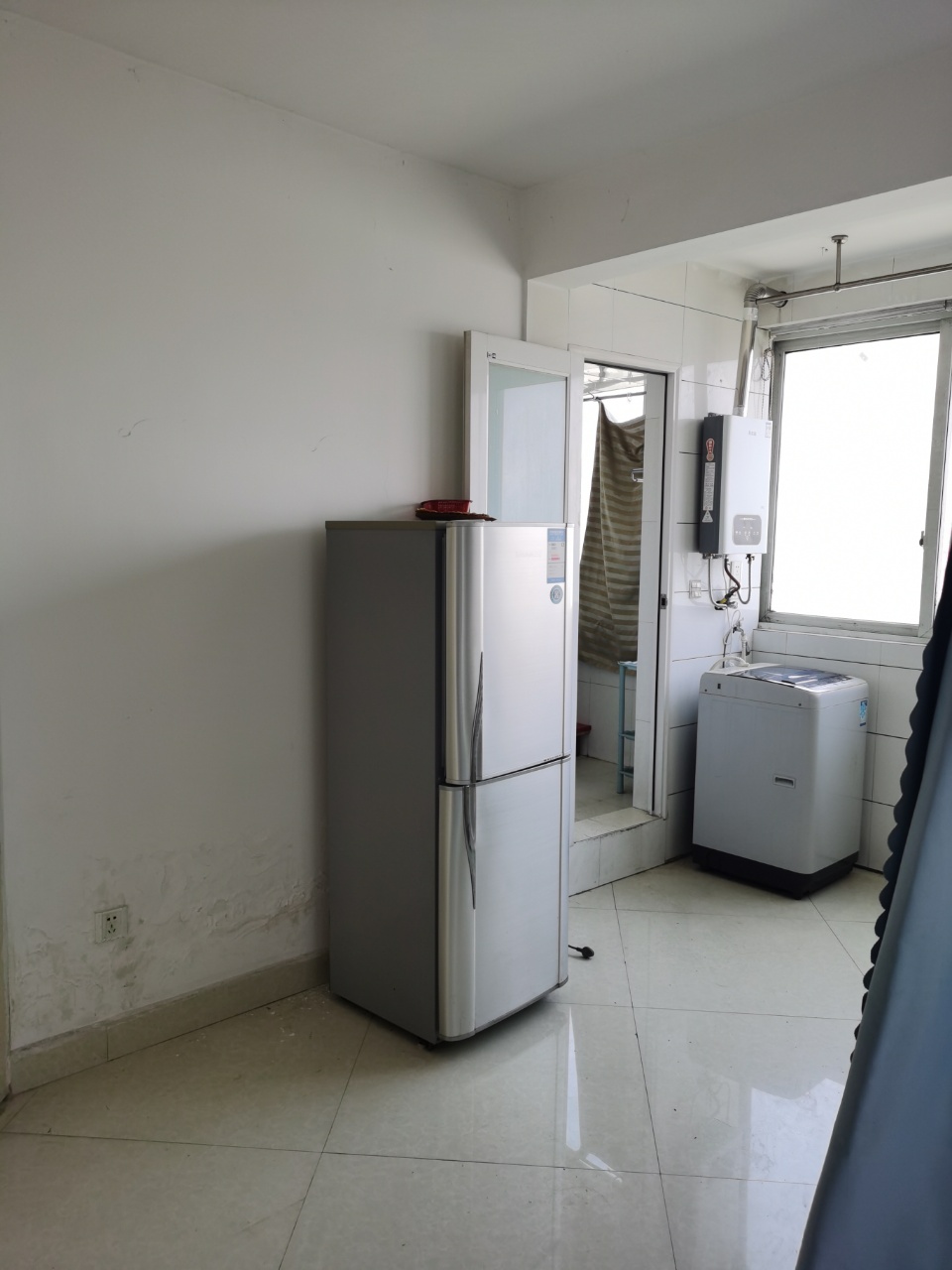 万城国际  1室1厅1卫    700.0元/月 万城国际  1室1厅1卫    700.0元/月室内图