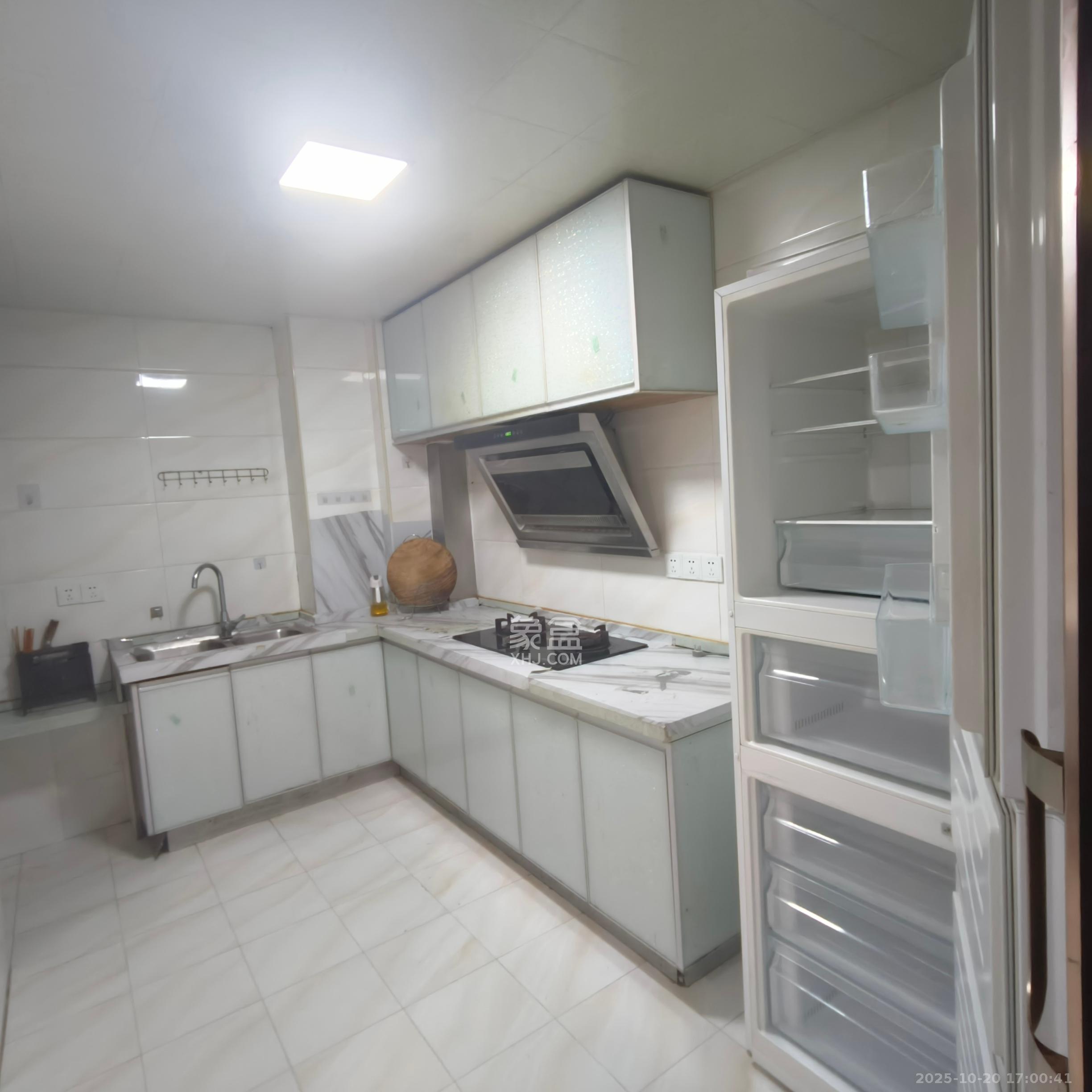 和润园一、二期  3室1厅1卫    2000.0元/月 和润园一、二期  3室1厅1卫    2000.0元/月室内图