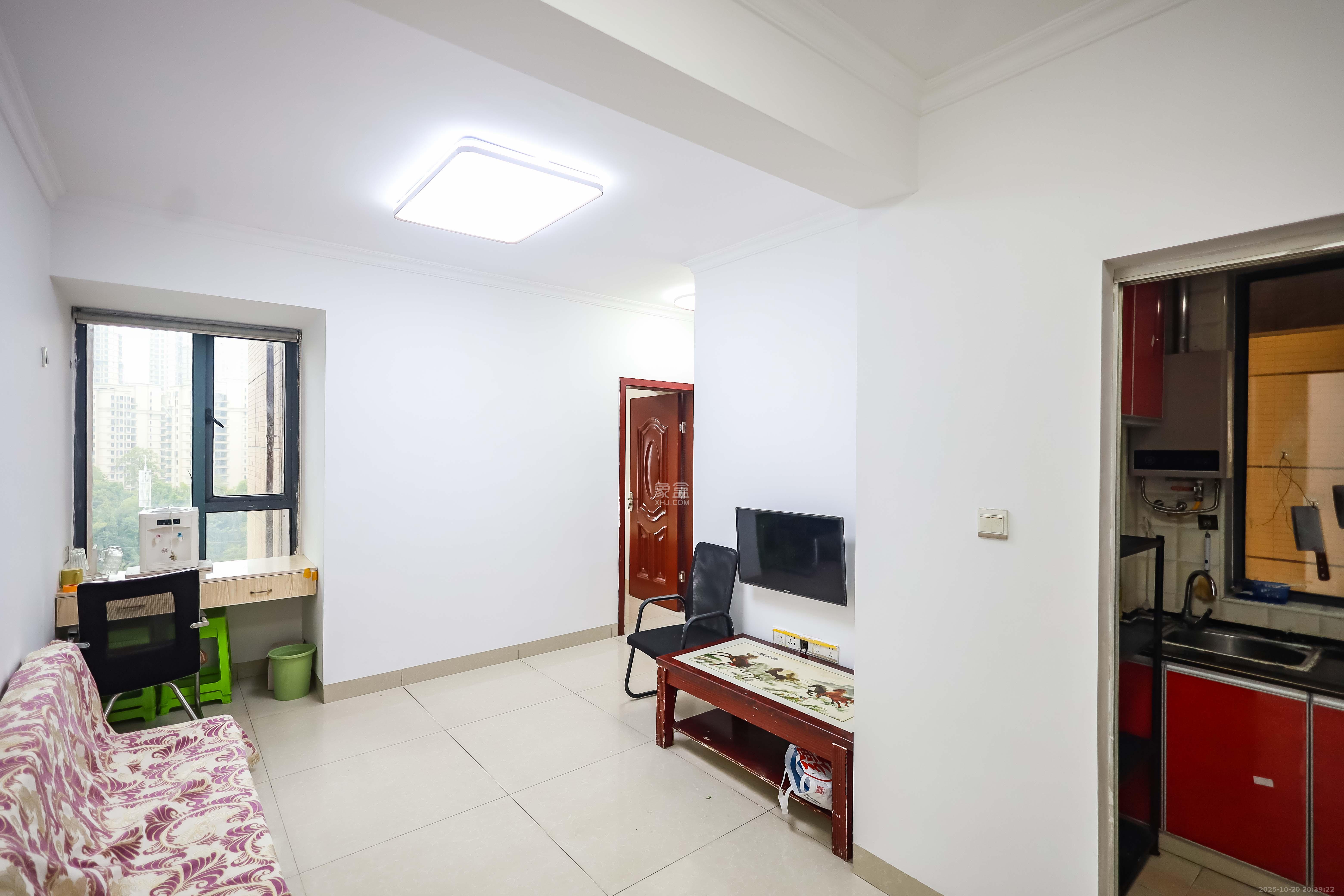 荣盛花语馨苑 2室2厅1卫 45.0万 荣盛花语馨苑 2室2厅1卫 45.0万客厅