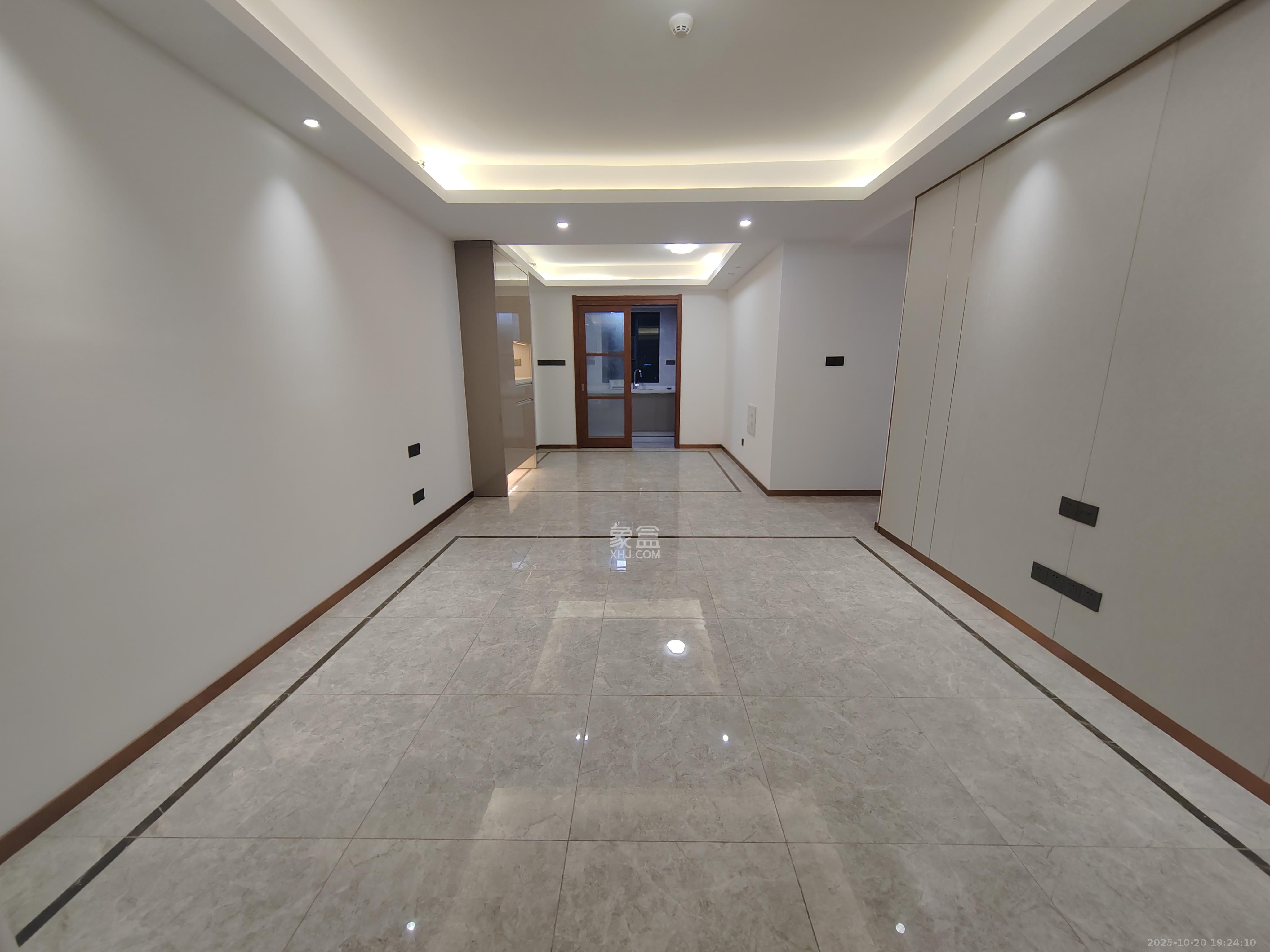 梅溪悦章 4室2厅2卫 3300.0元/月 梅溪悦章 4室2厅2卫 3300.0元/月室内图