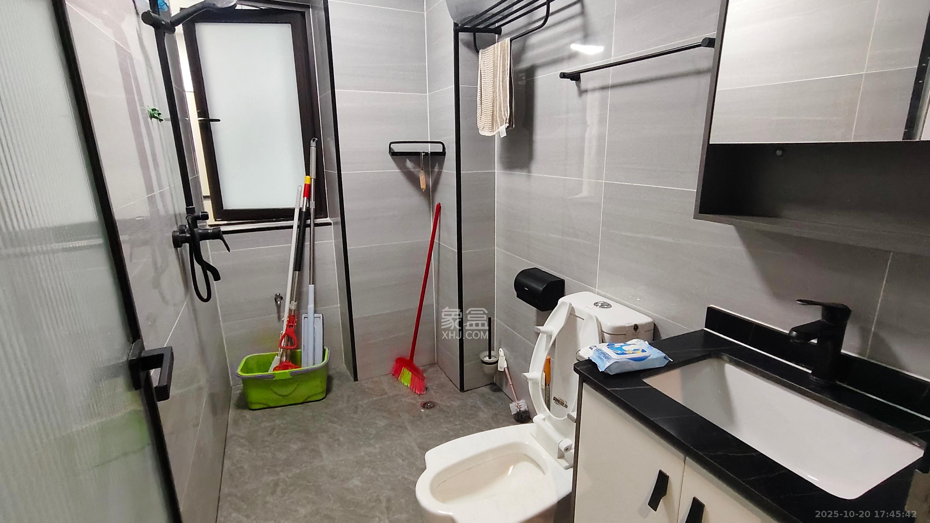 保利大都汇一期、二期  3室2厅2卫    3988.0元/月 保利大都汇一期、二期  3室2厅2卫    3988.0元/月室内图