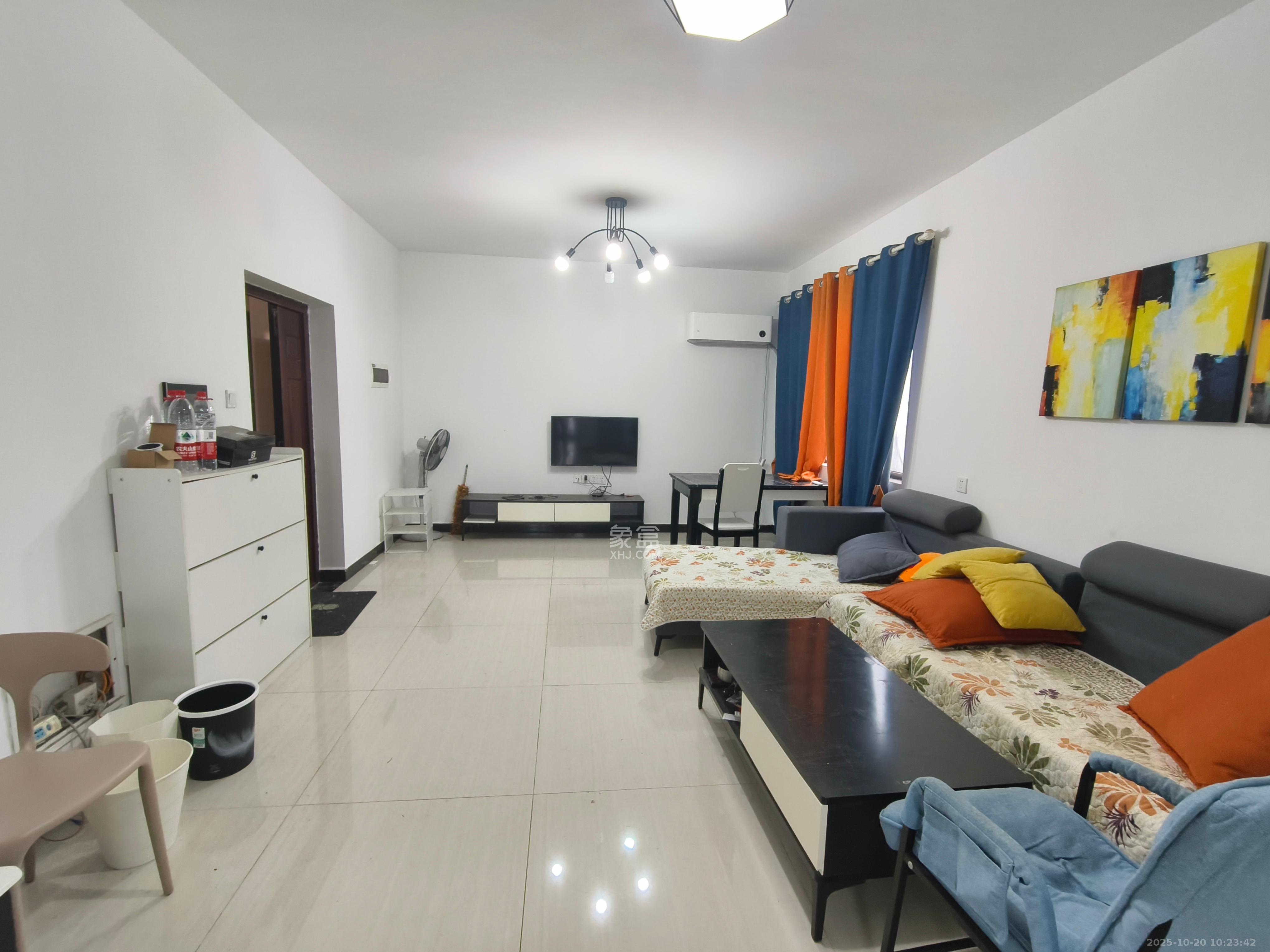 兴威帕克水岸  3室2厅2卫    2300.0元/月 兴威帕克水岸  3室2厅2卫    2300.0元/月室内图