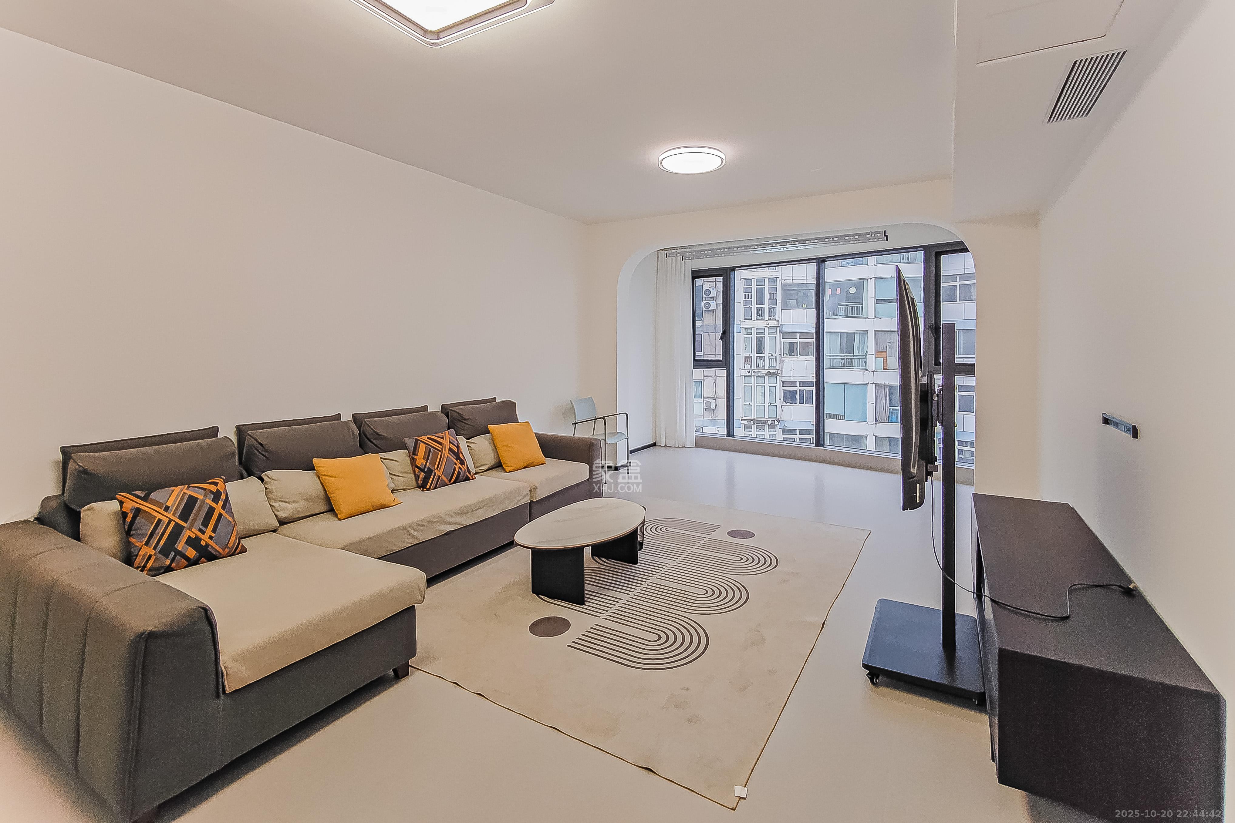 新世纪花苑  3室2厅2卫    165.0万 新世纪花苑  3室2厅2卫    165.0万