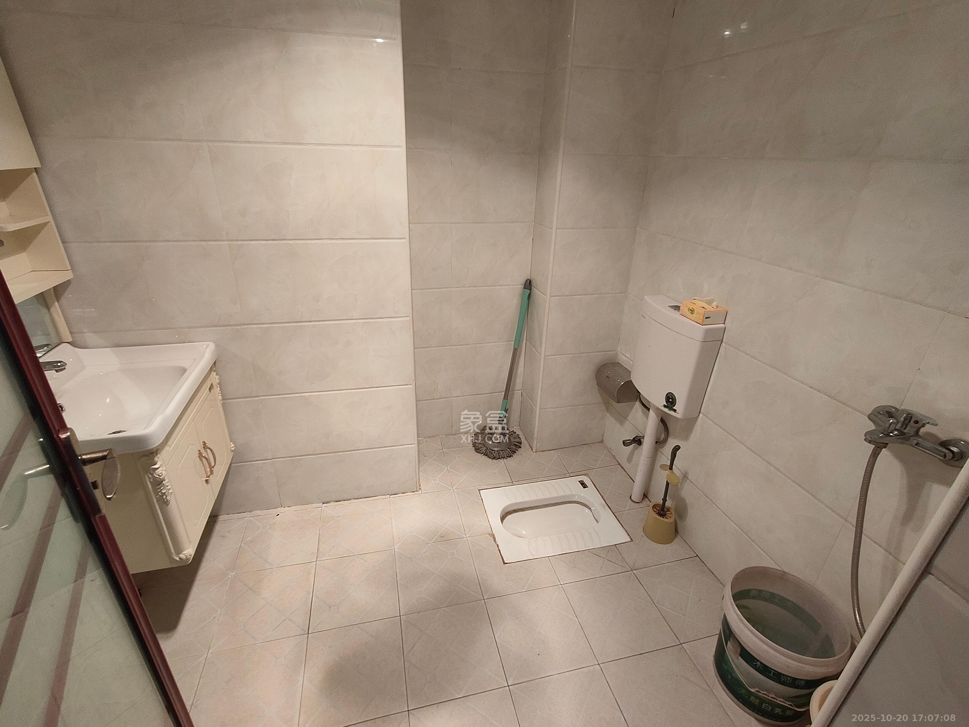 金科时代中心  1室1厅1卫    1500.0元/月室内图