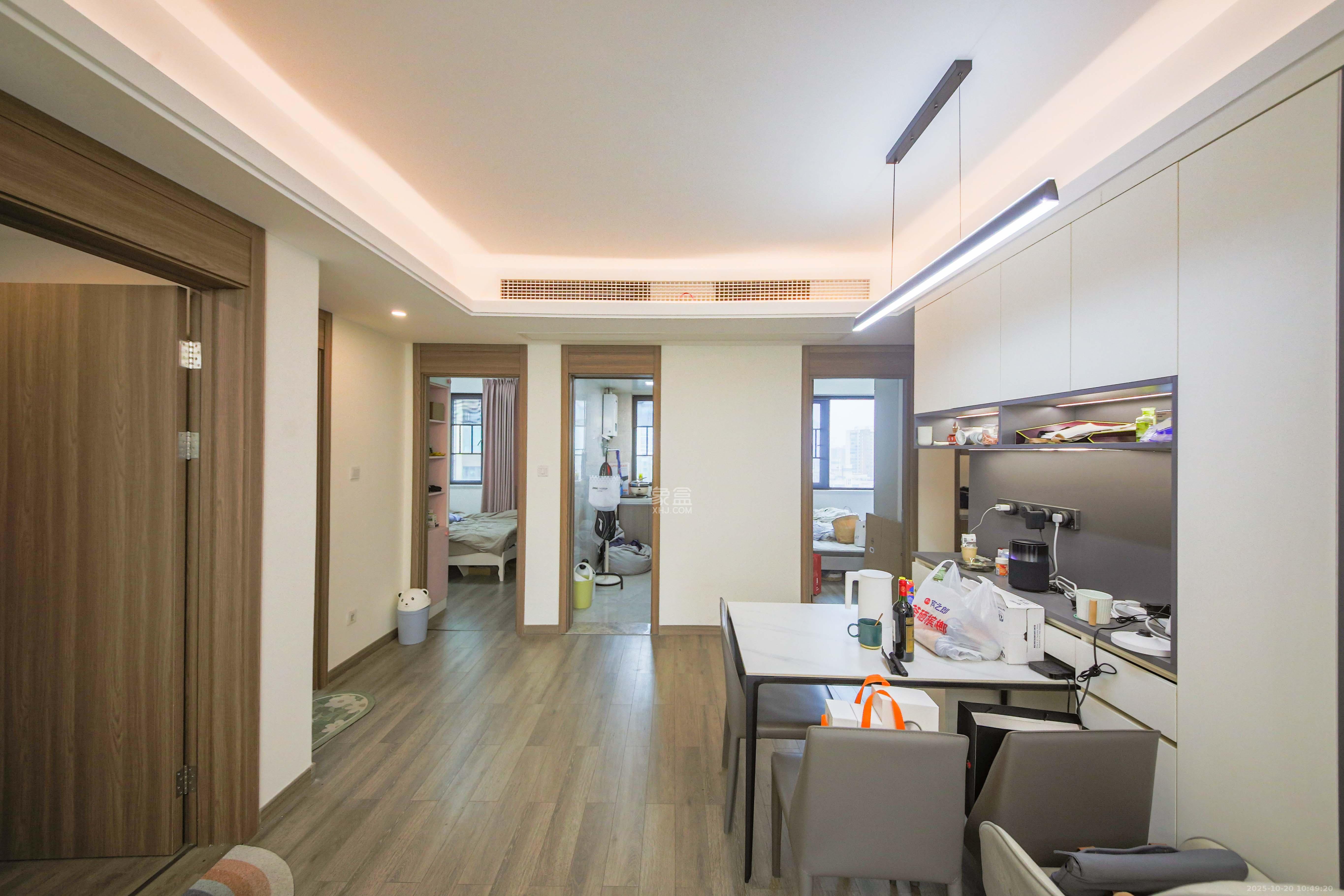 弘阳时光里  3室2厅2卫    135.0万客厅