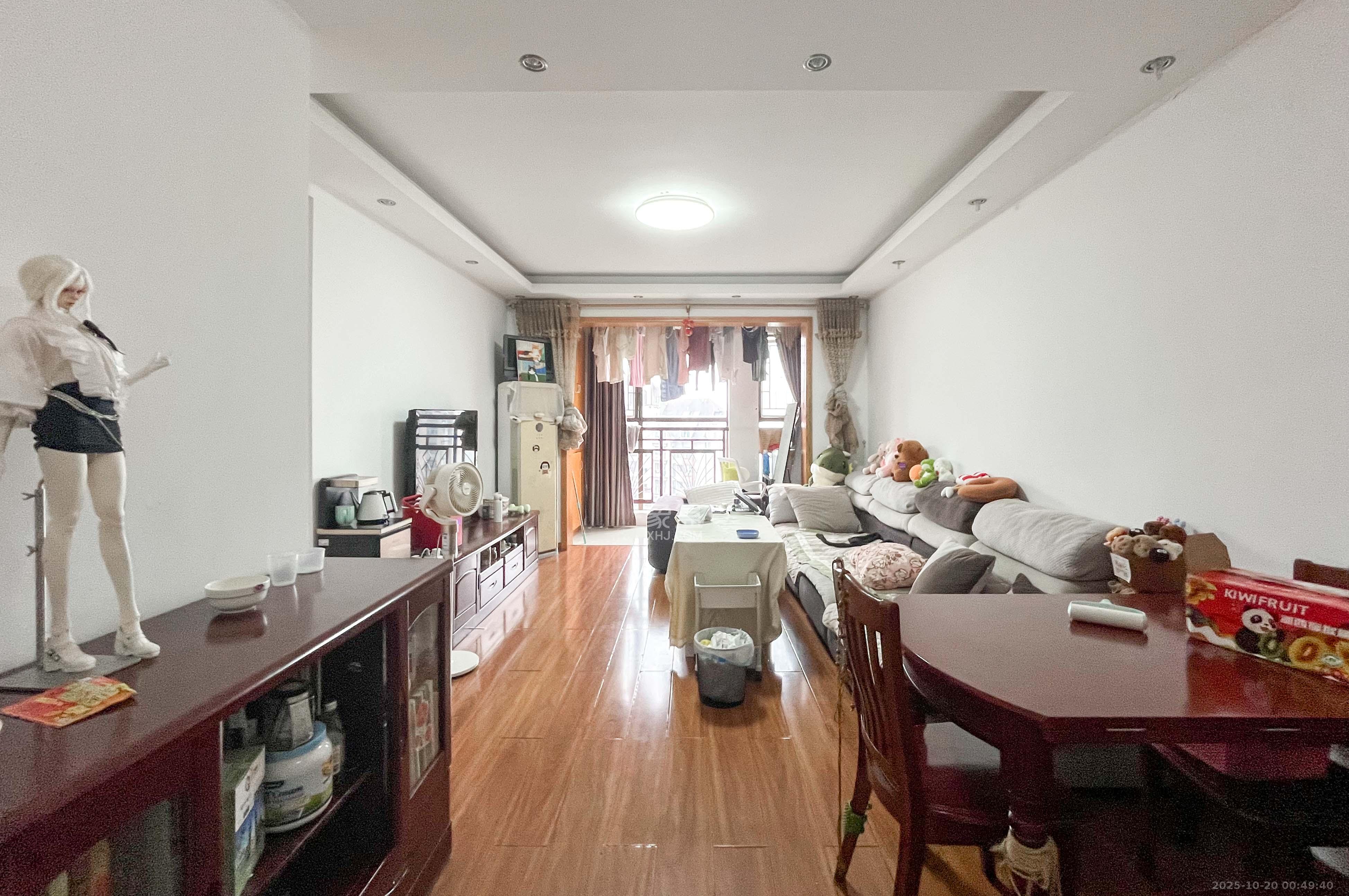 高信向日葵  2室2厅1卫    91.8万 高信向日葵  2室2厅1卫    91.8万客厅