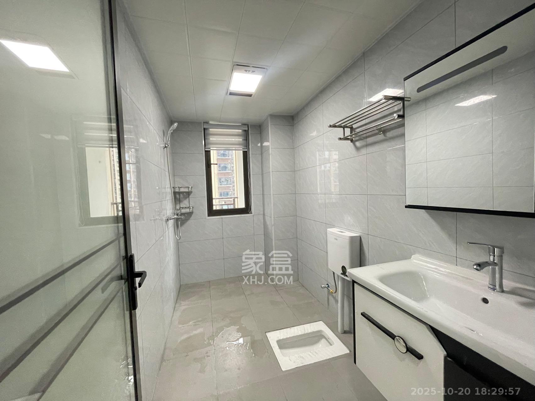 润和湘江天地E区 4室2厅3卫 3280.0元/月 润和湘江天地E区 4室2厅3卫 3280.0元/月室内图